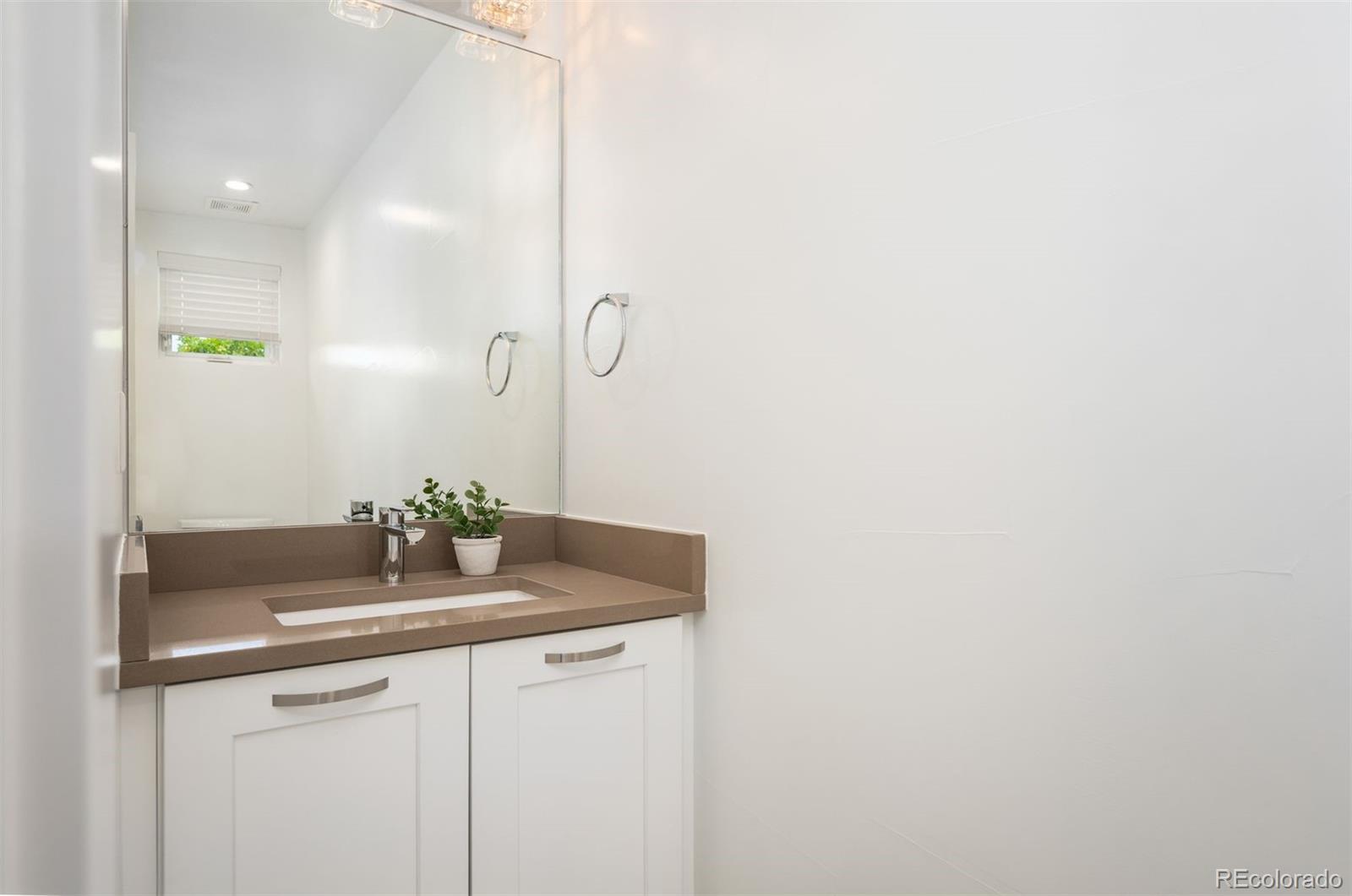 2114 Lowell Boulevard