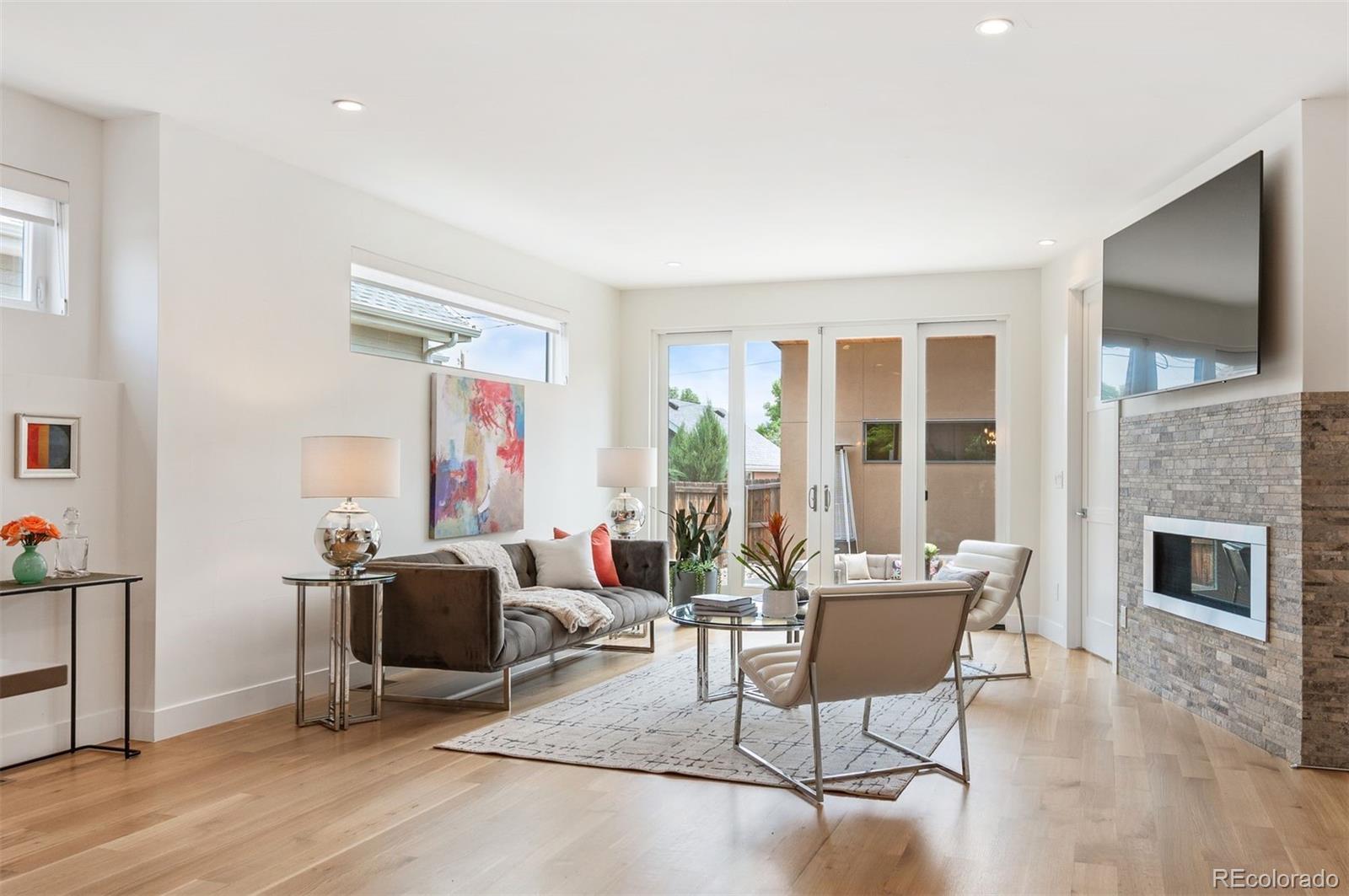 2114 Lowell Boulevard