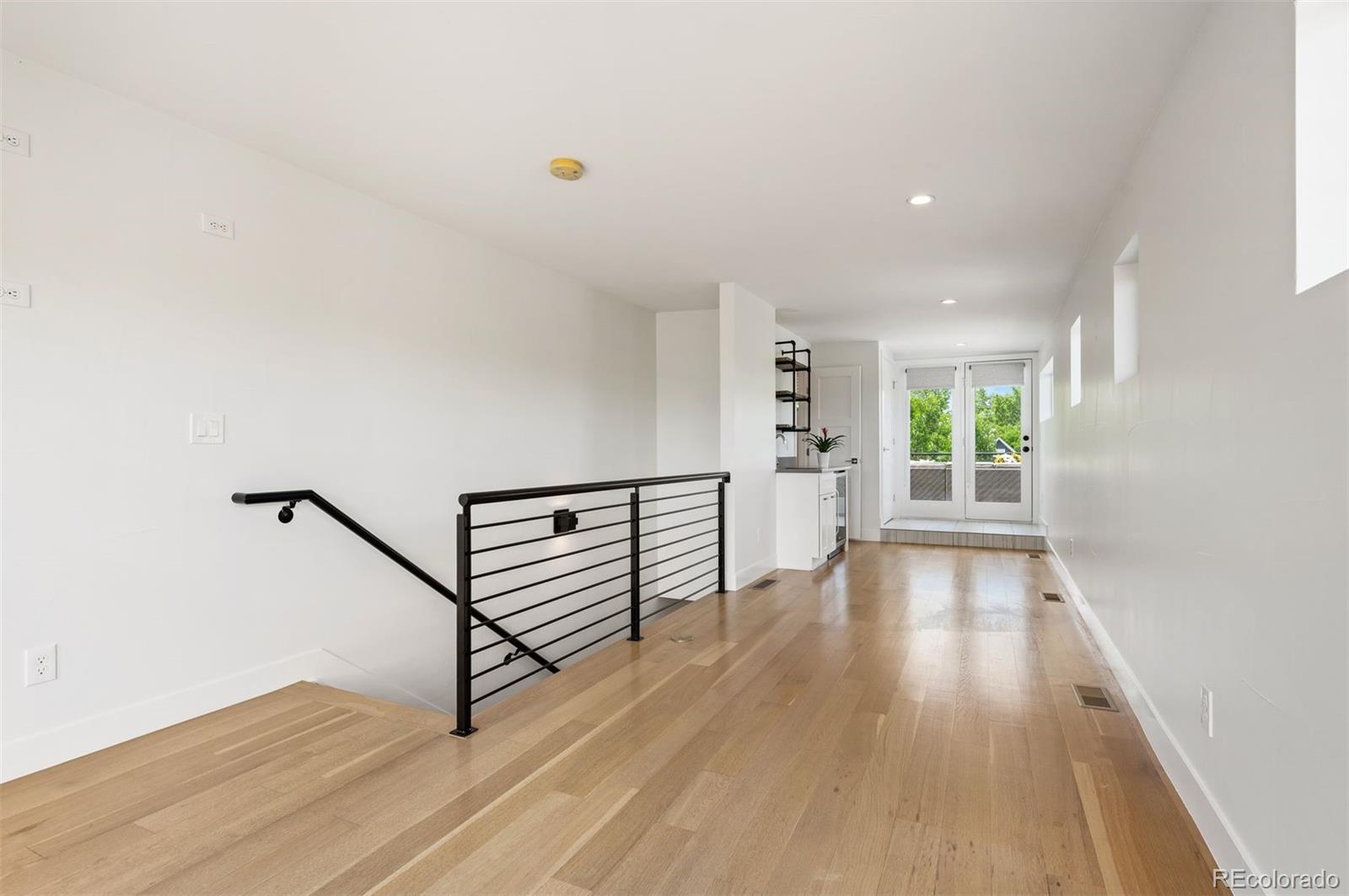 2114 Lowell Boulevard