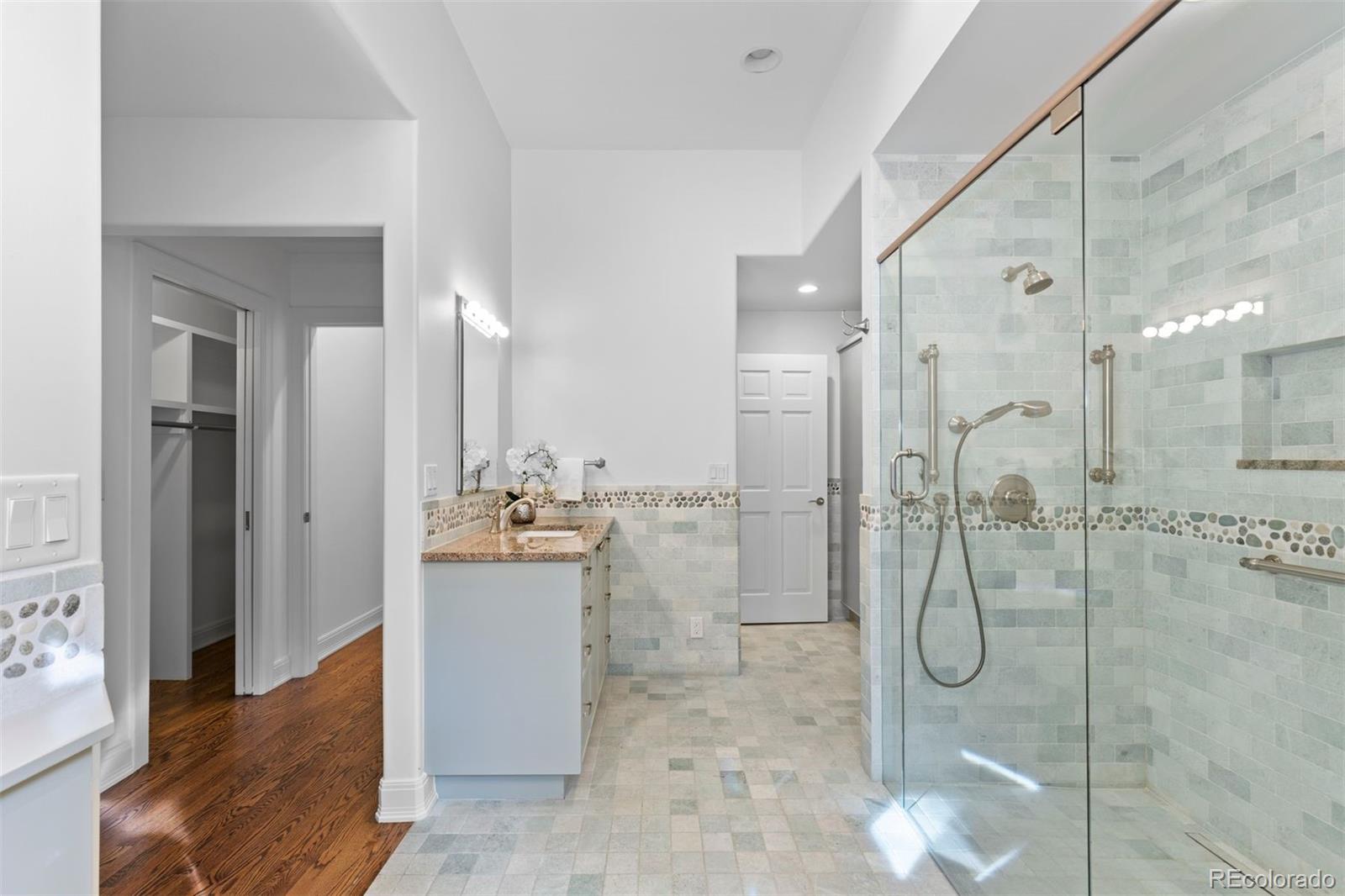 2450 E Alameda Avenue Unit: 4