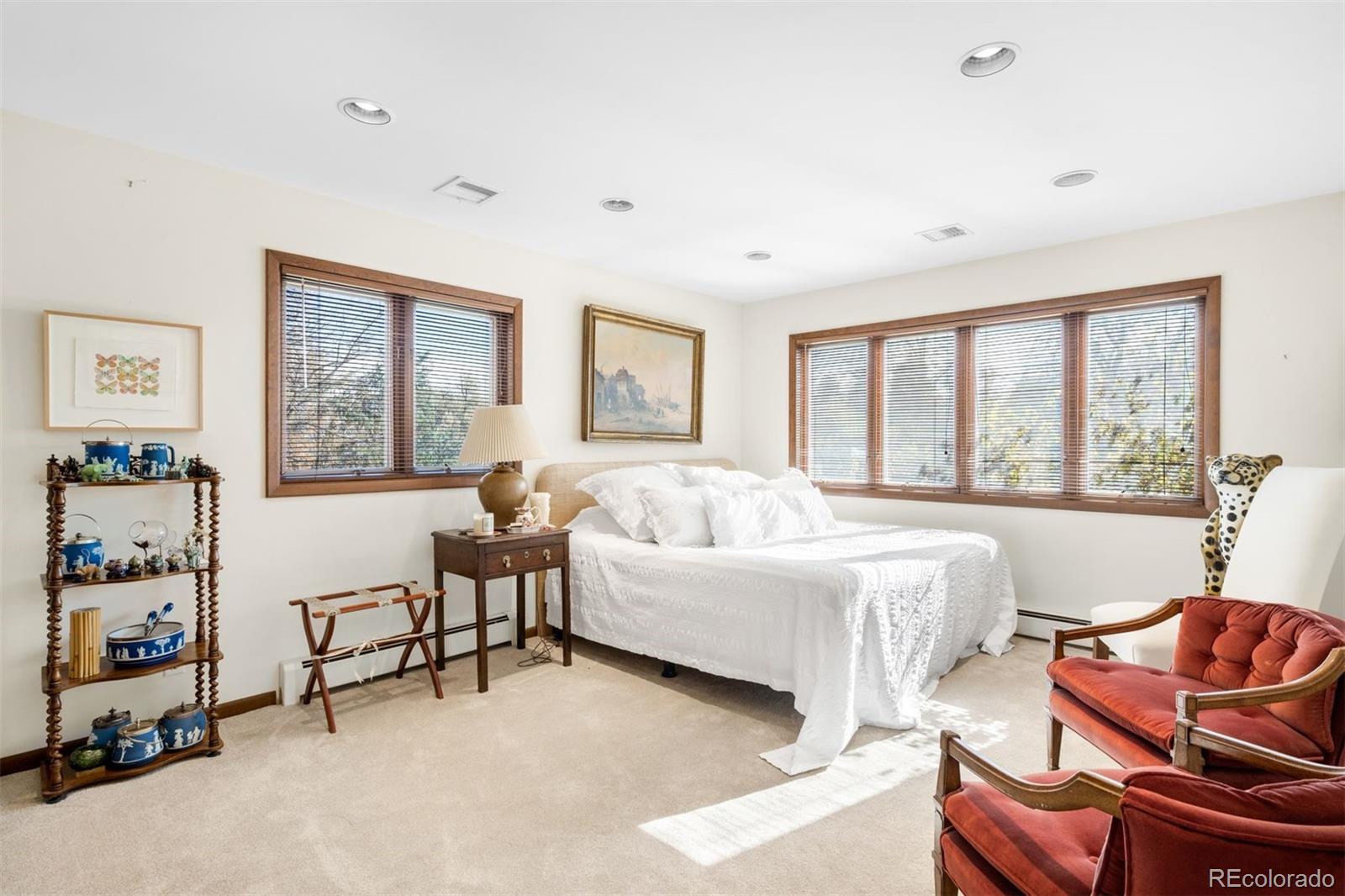 2600 E Willamette Lane