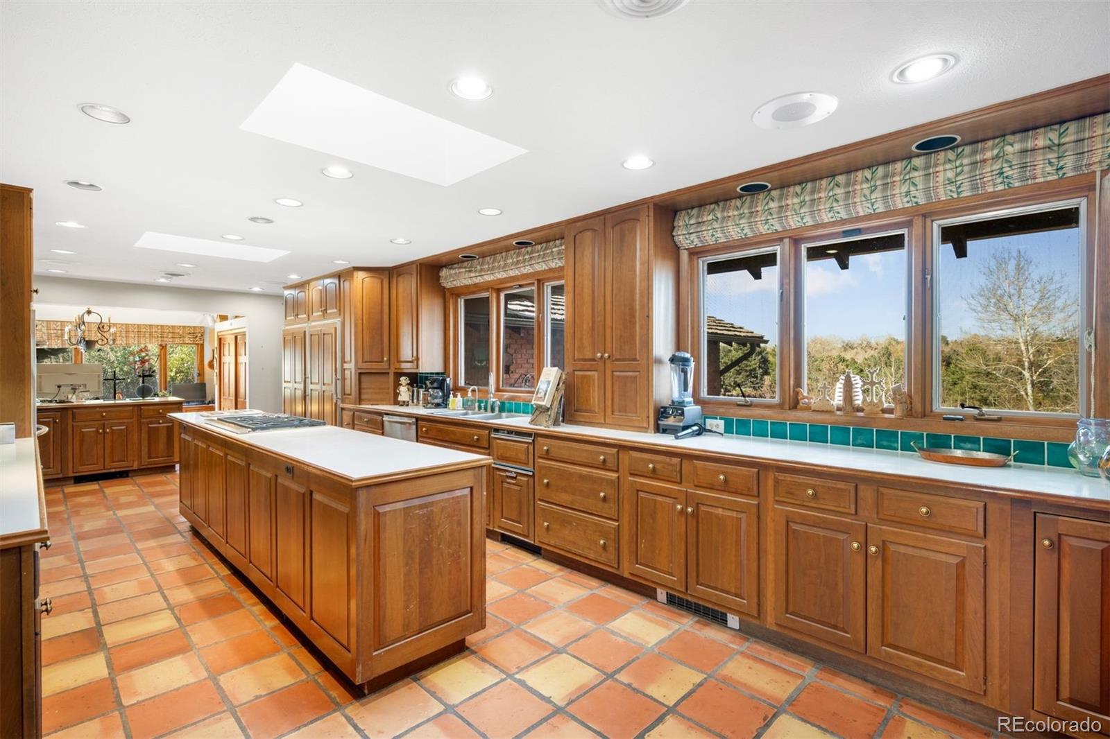 2600 E Willamette Lane