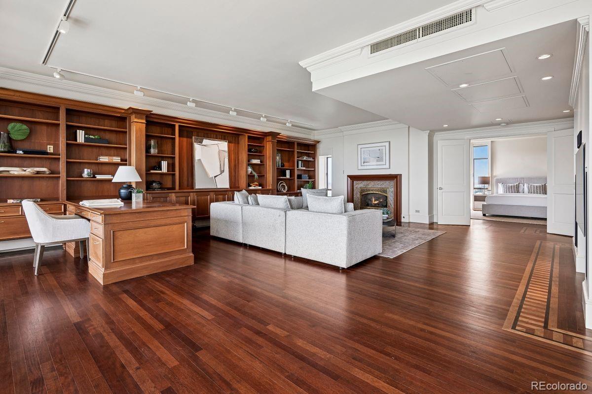 1201 N Williams Street Unit: 17A