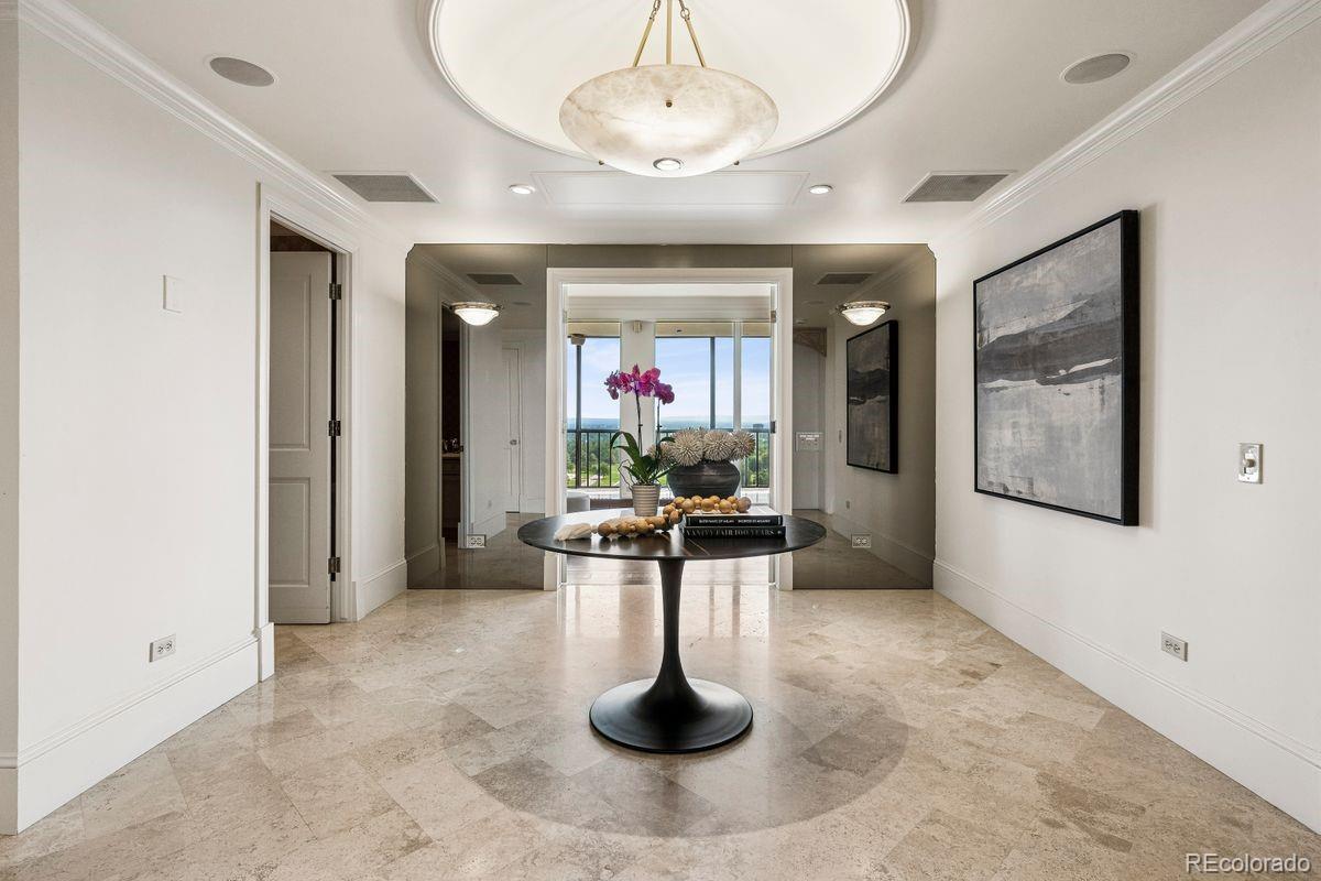 1201 N Williams Street Unit: 17A