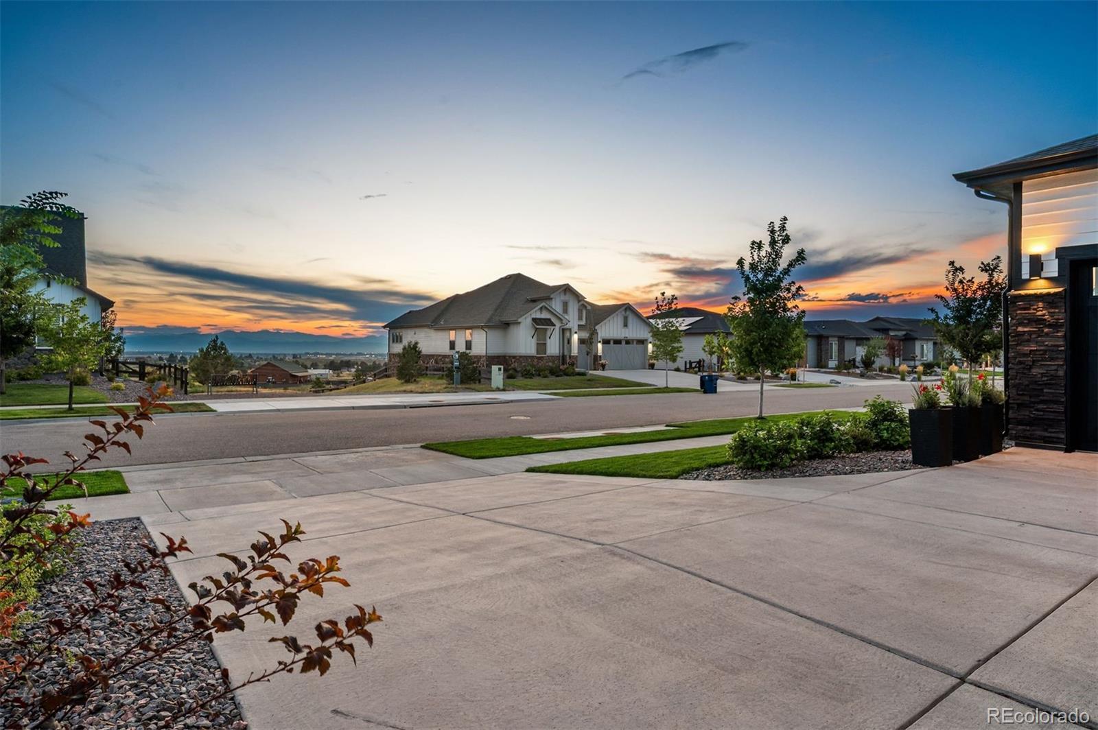 8758 S Quatar Street