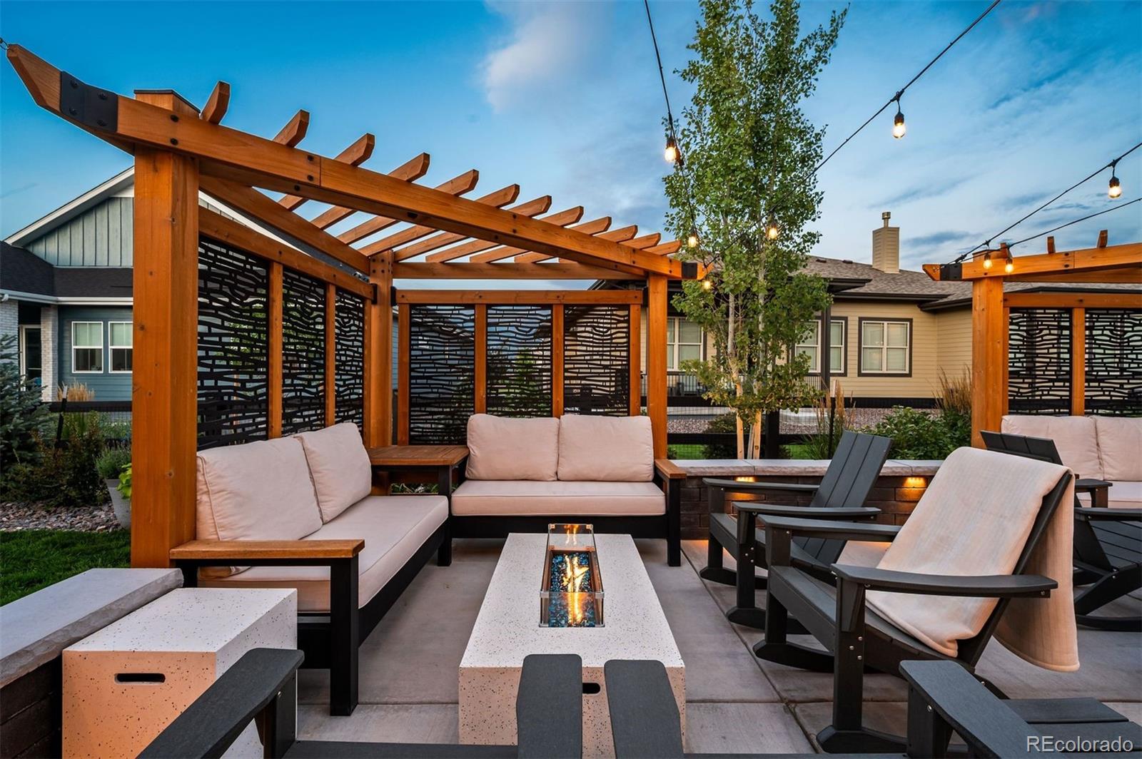 8758 S Quatar Street