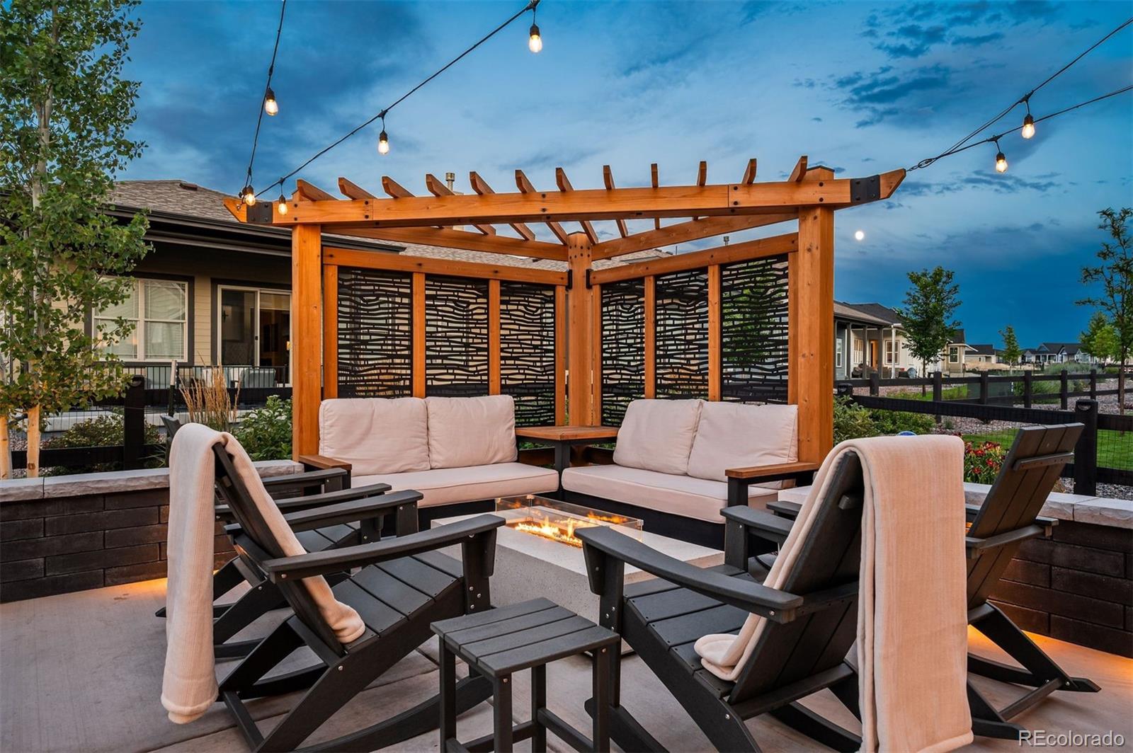 8758 S Quatar Street