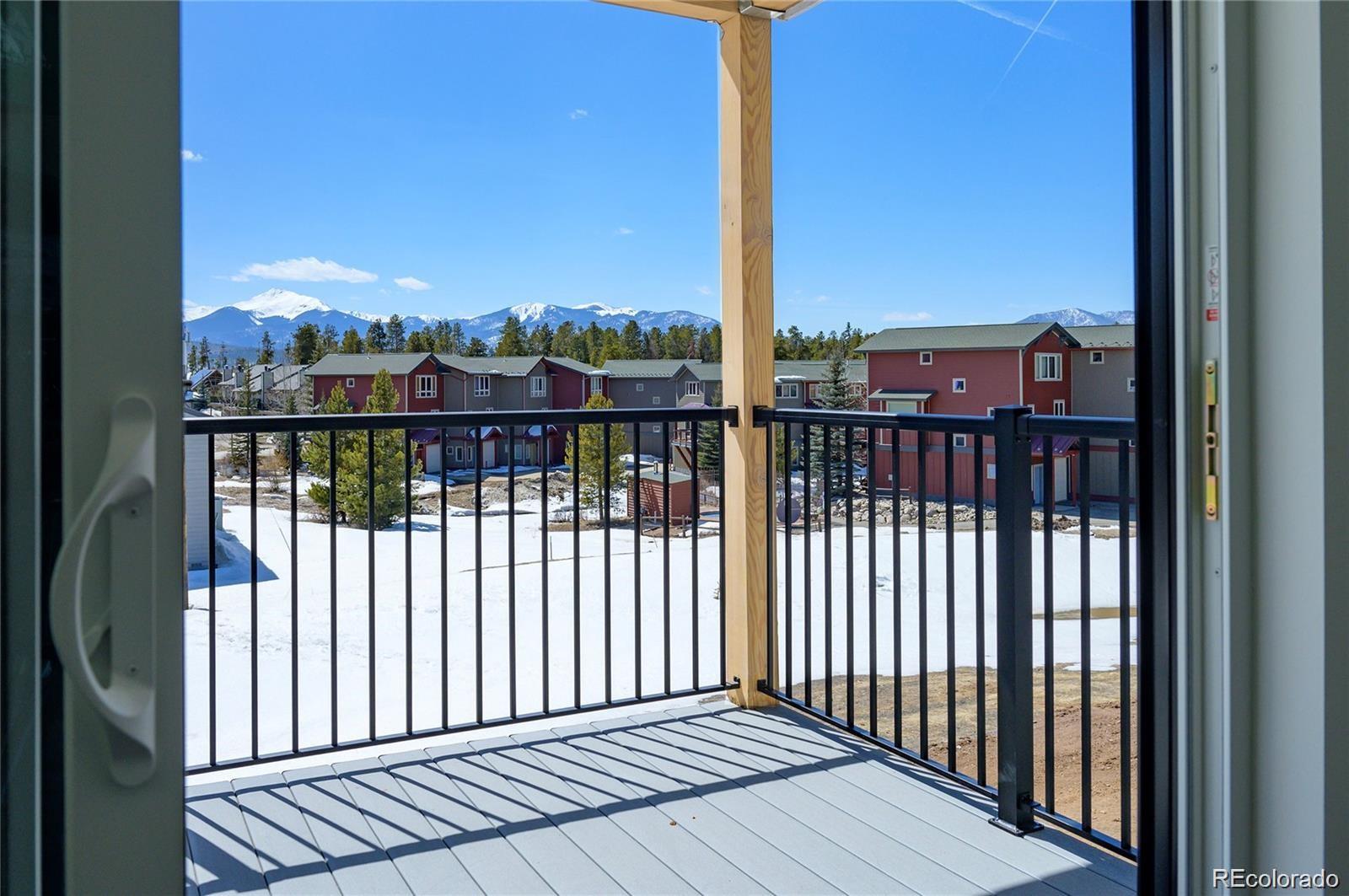 281 W Meadow Mile Unit: 4