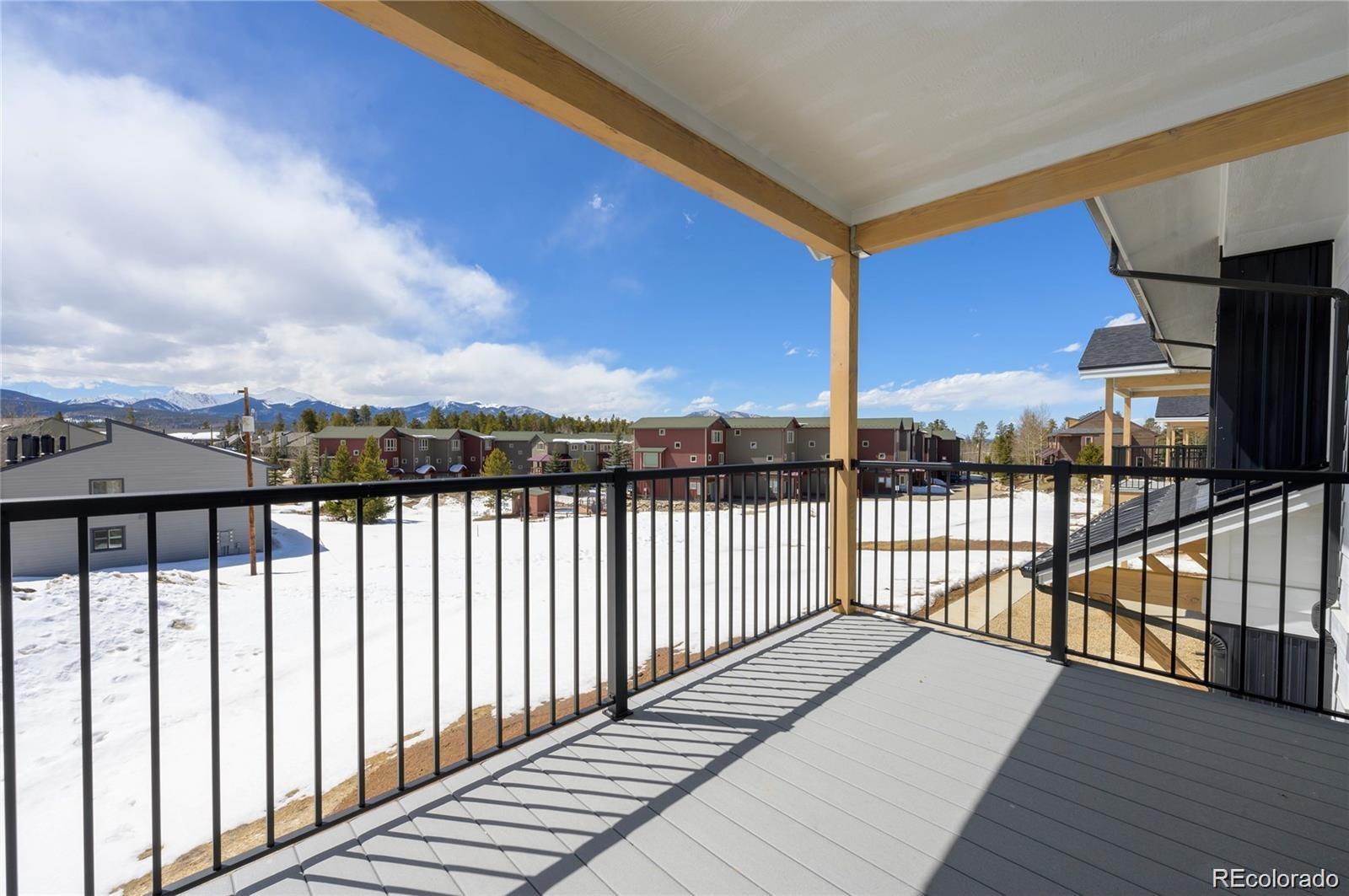 281 W Meadow Mile Unit: 4