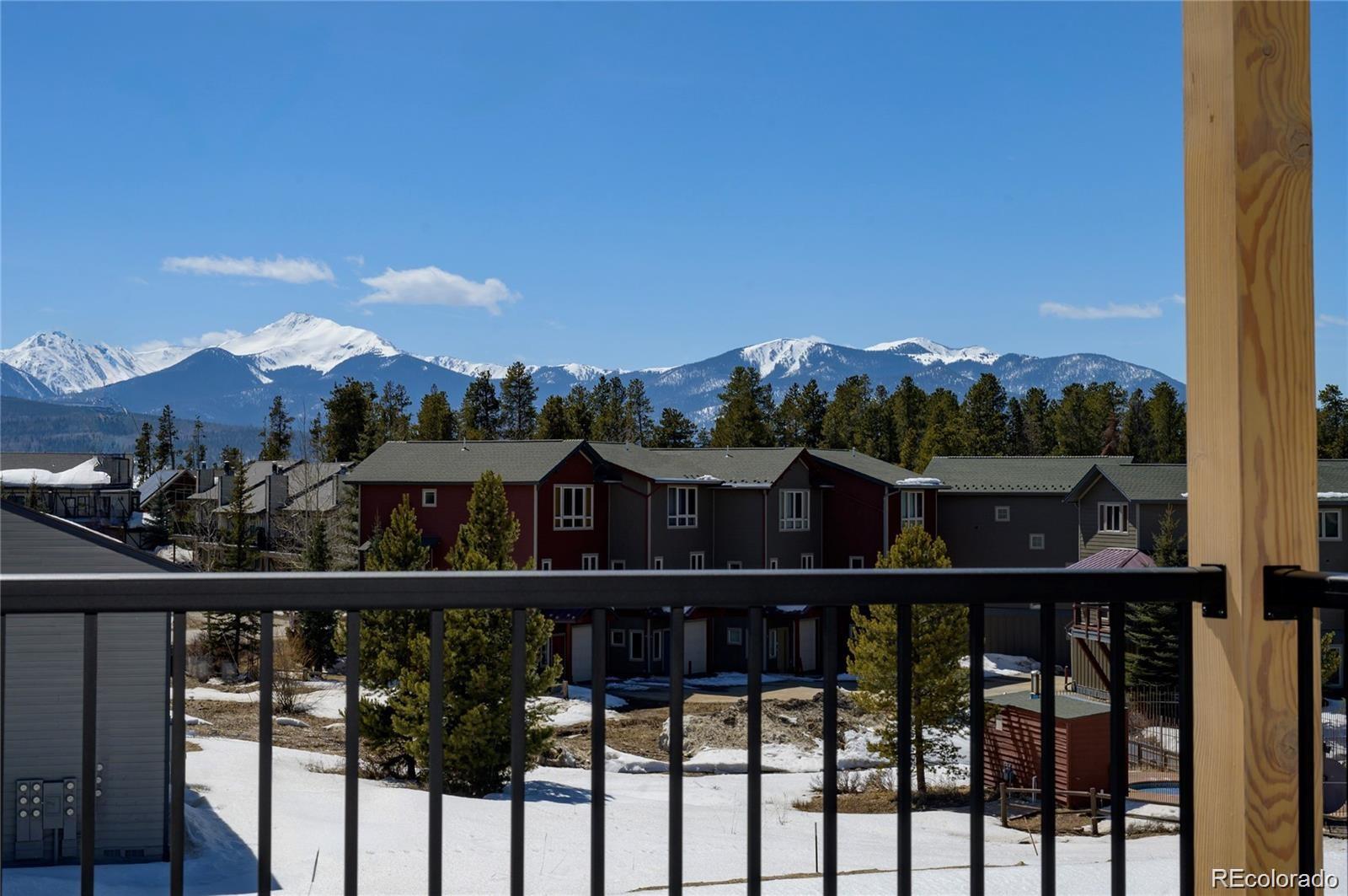 281 W Meadow Mile Unit: 4