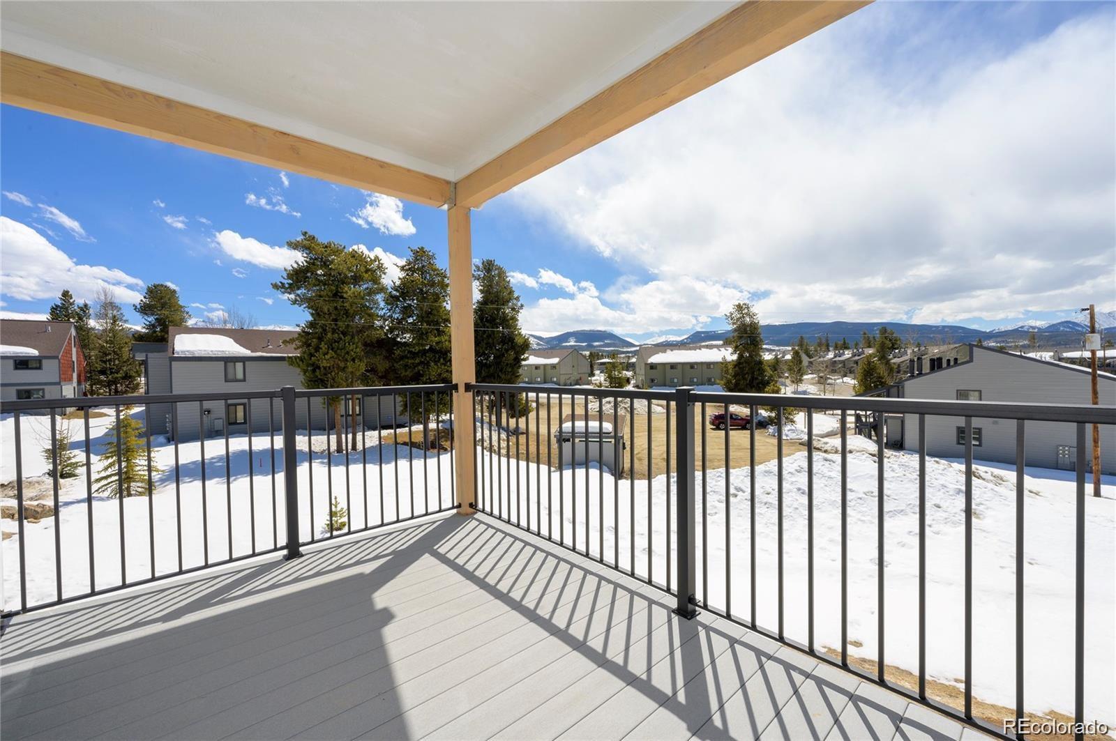 281 W Meadow Mile Unit: 4