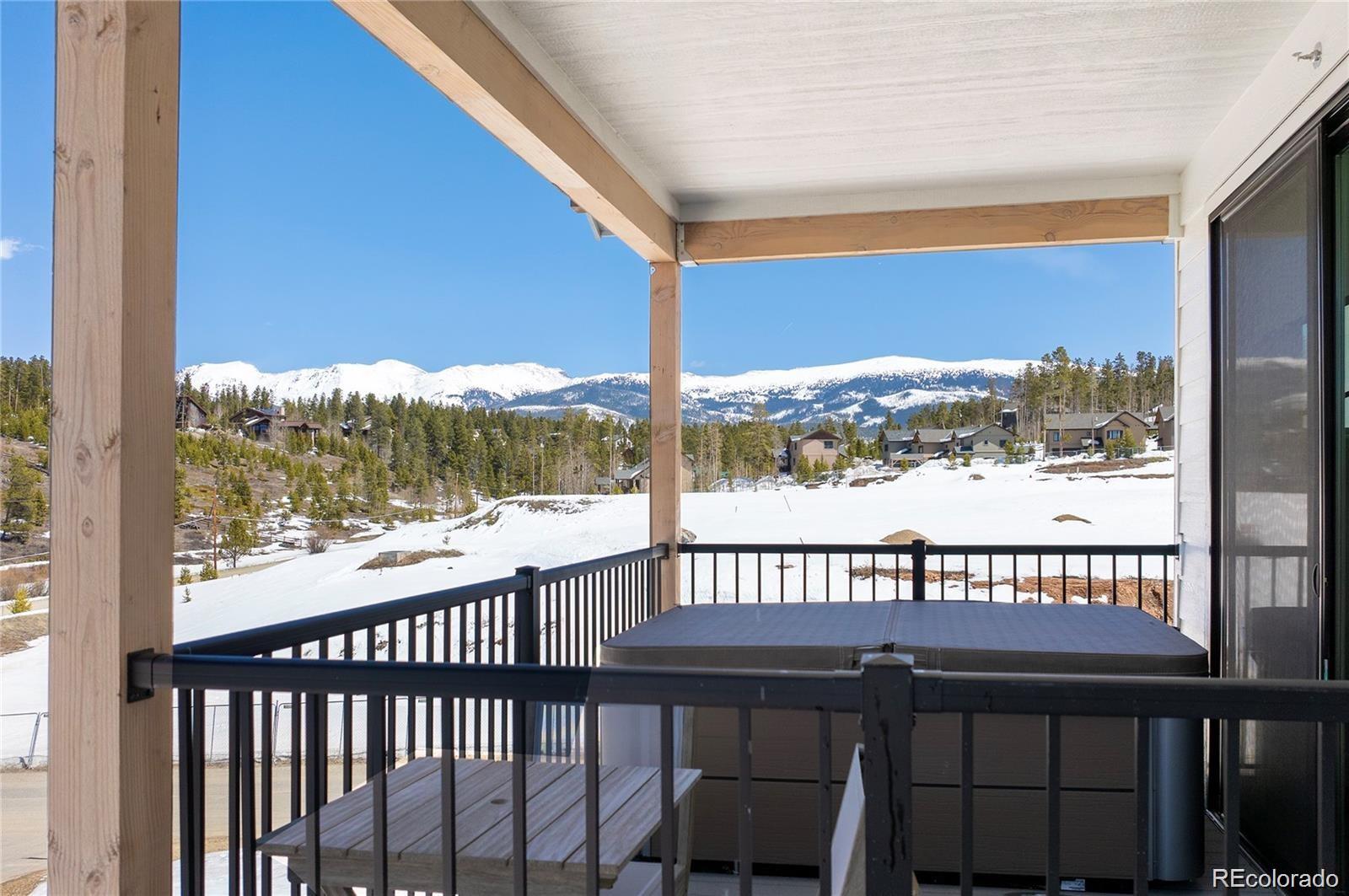 281 W Meadow Mile Unit: 4