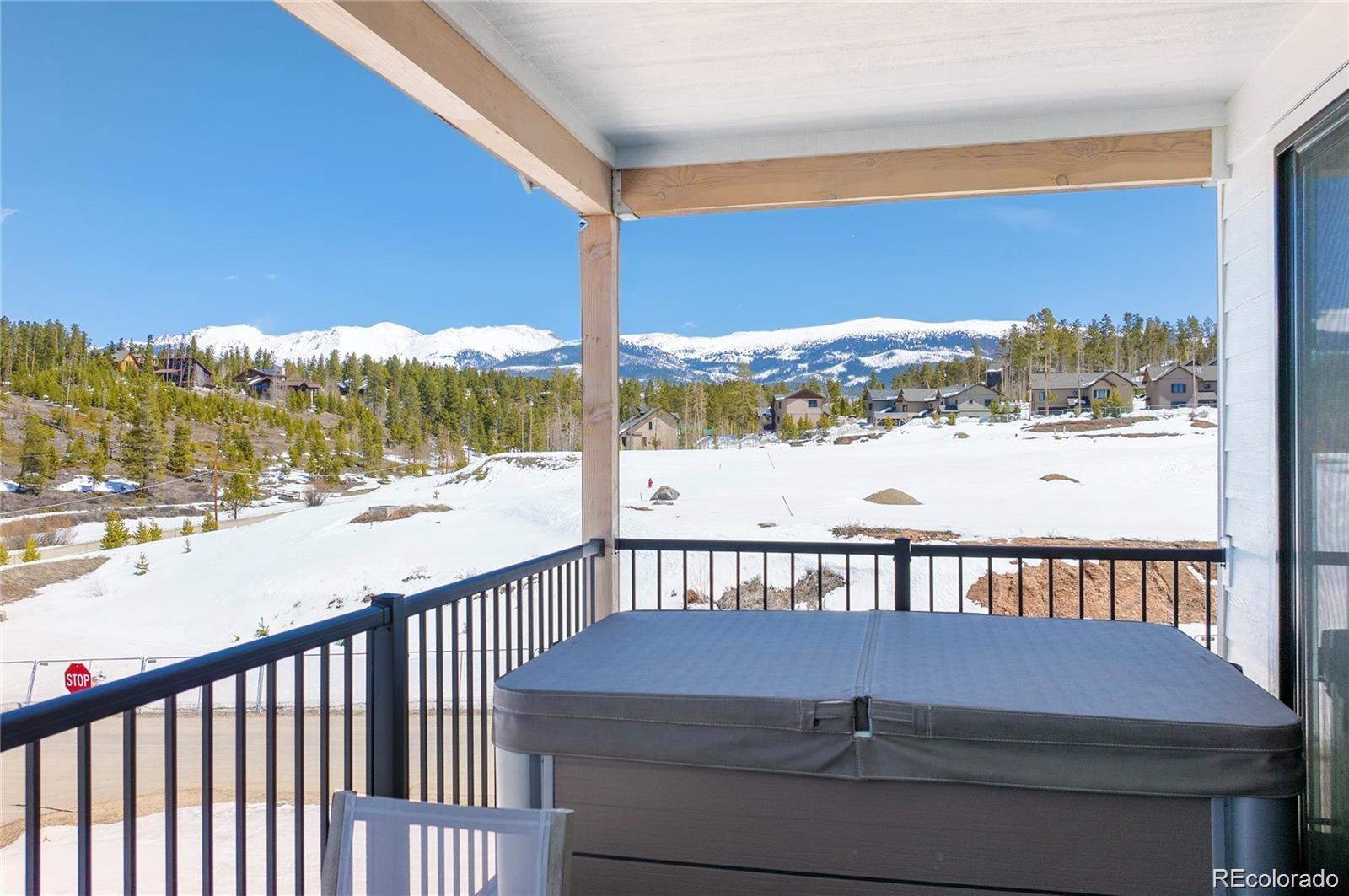 281 W Meadow Mile Unit: 4