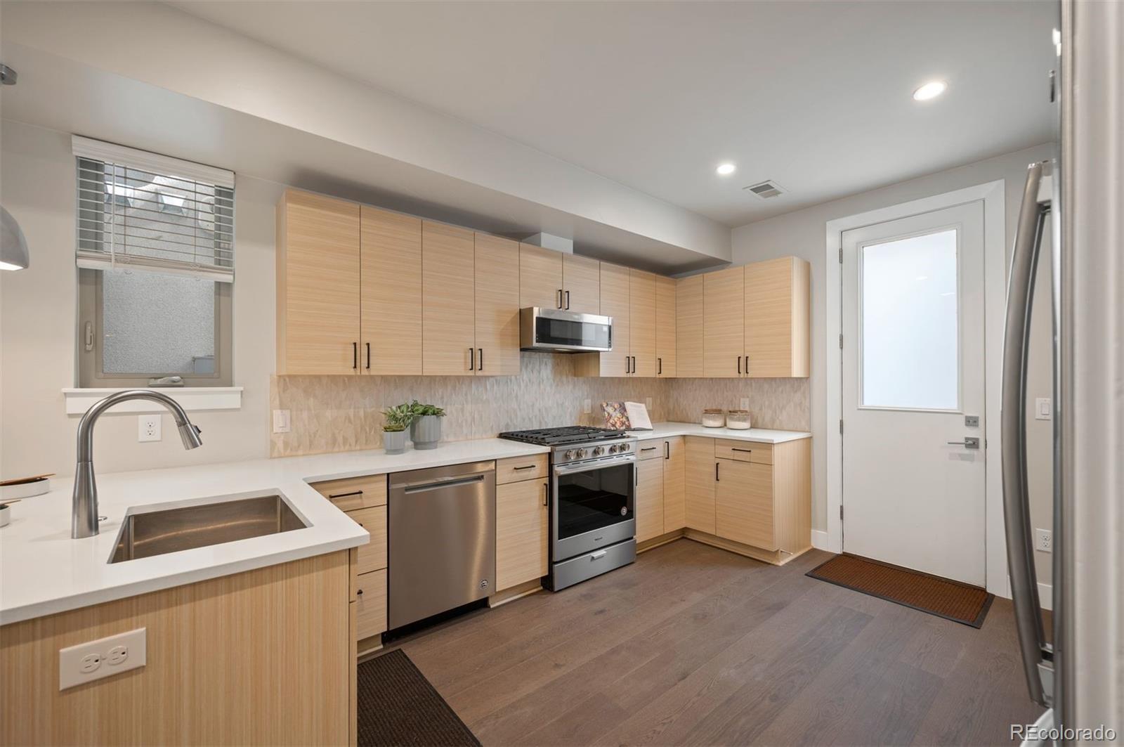 409 Harrison Street Unit: 2