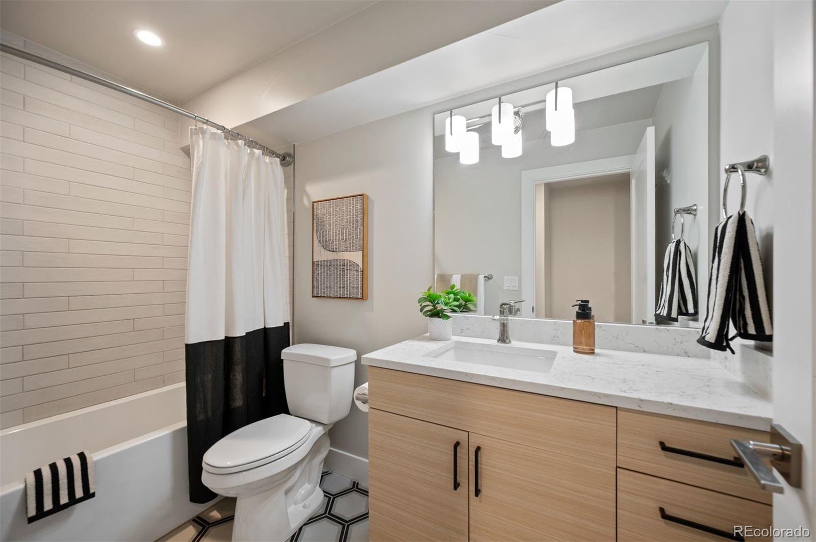 409 Harrison Street Unit: 2