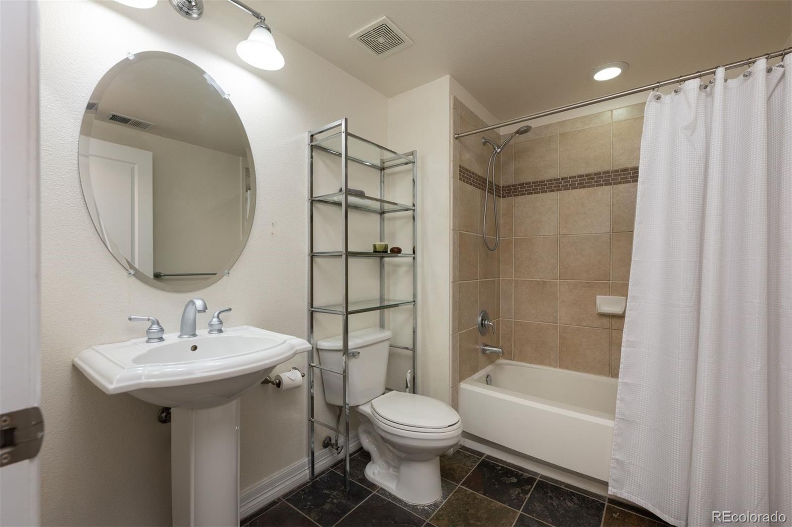 1705 Gaylord Street Unit: 307