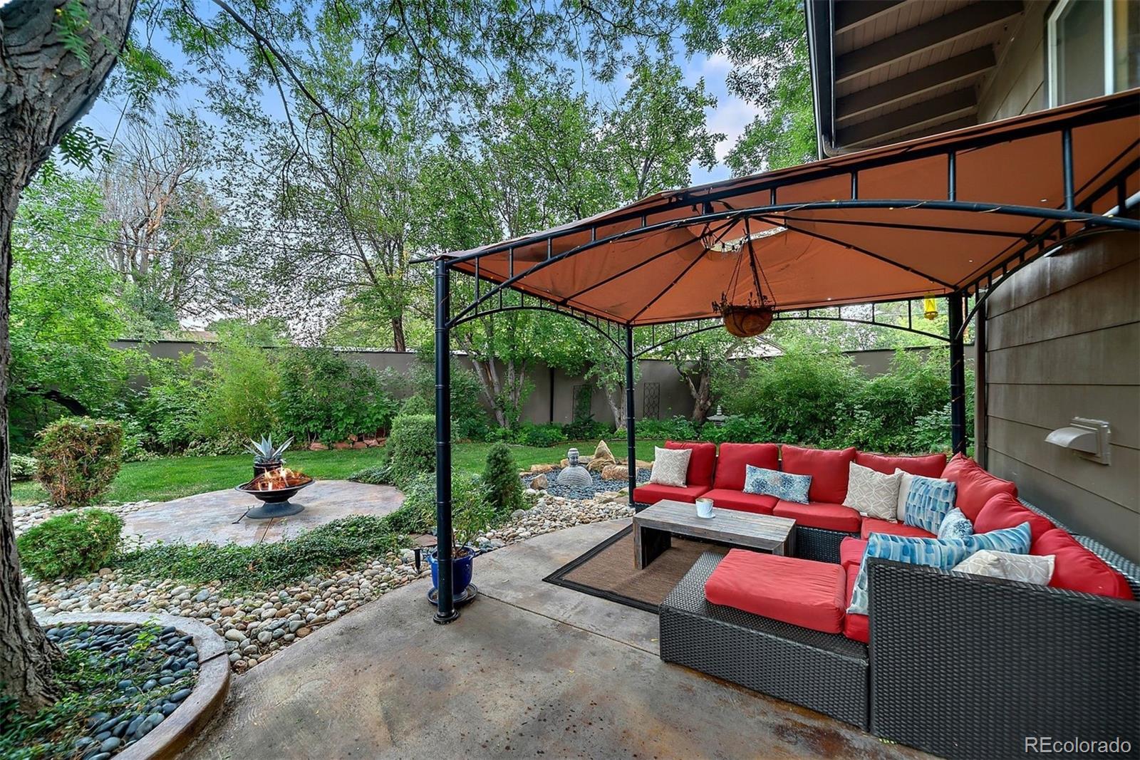 1415 S Jasmine Way