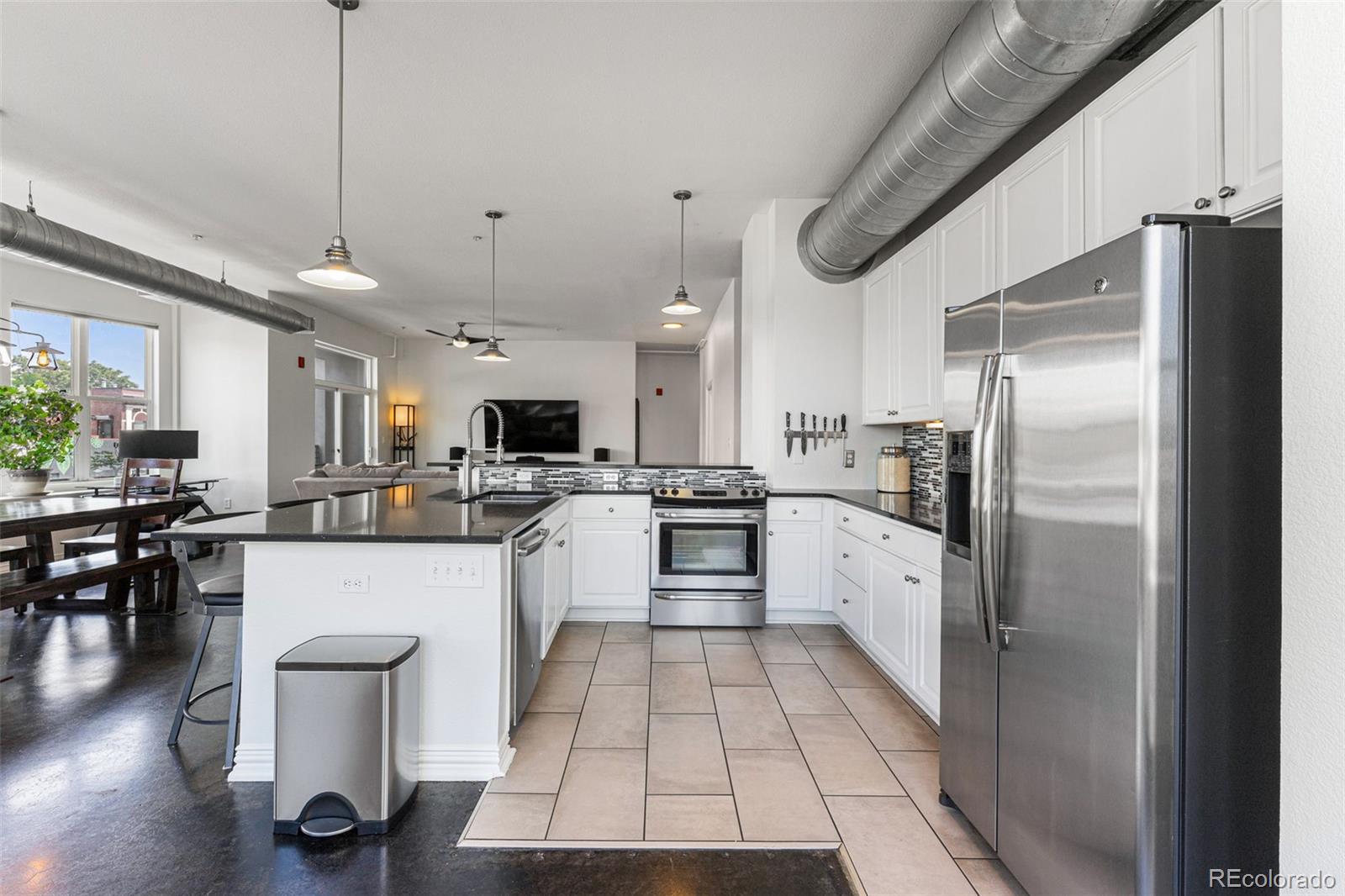 277 N Broadway Unit: 207