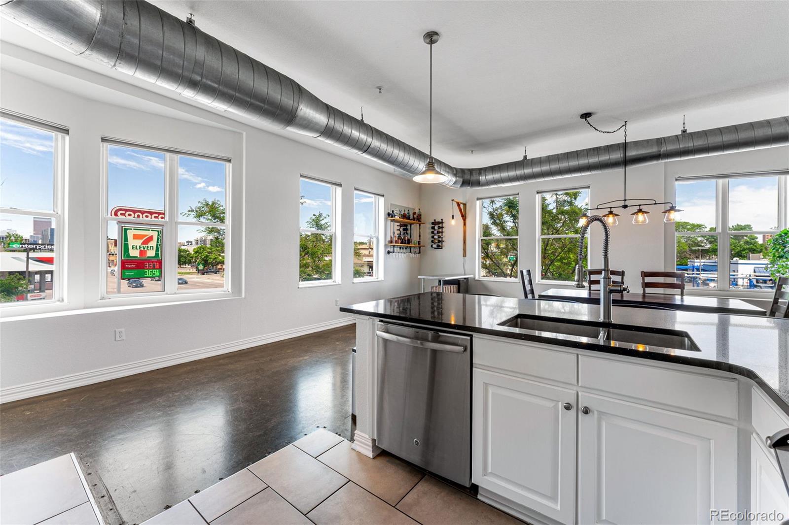 277 N Broadway Unit: 207
