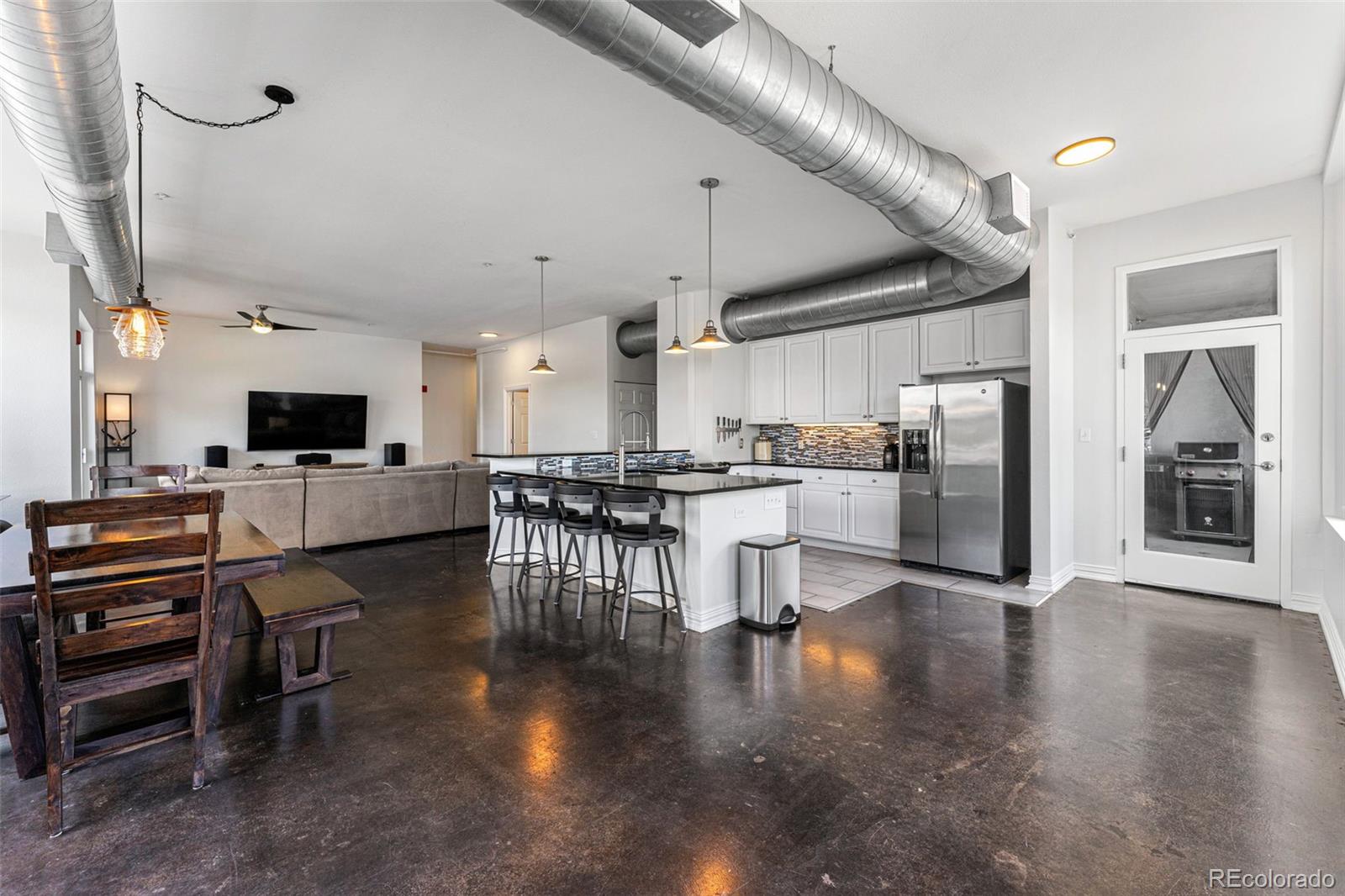 277 N Broadway Unit: 207