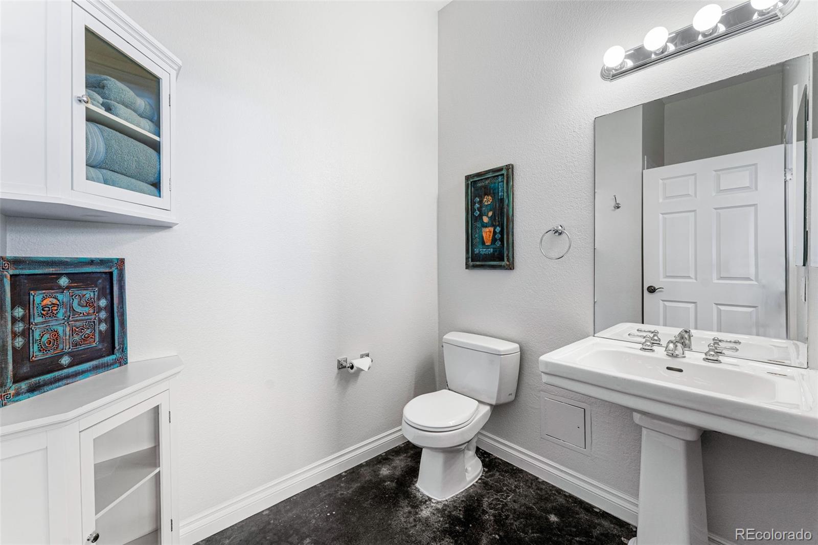 277 N Broadway Unit: 207