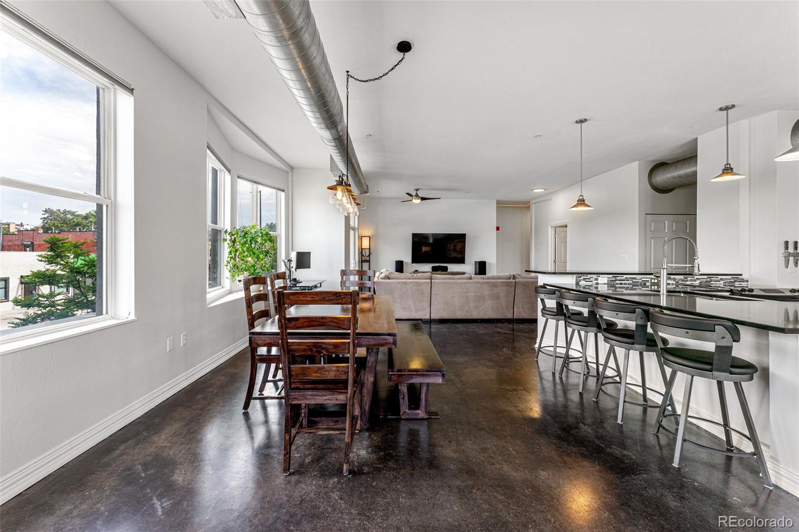 277 N Broadway Unit: 207