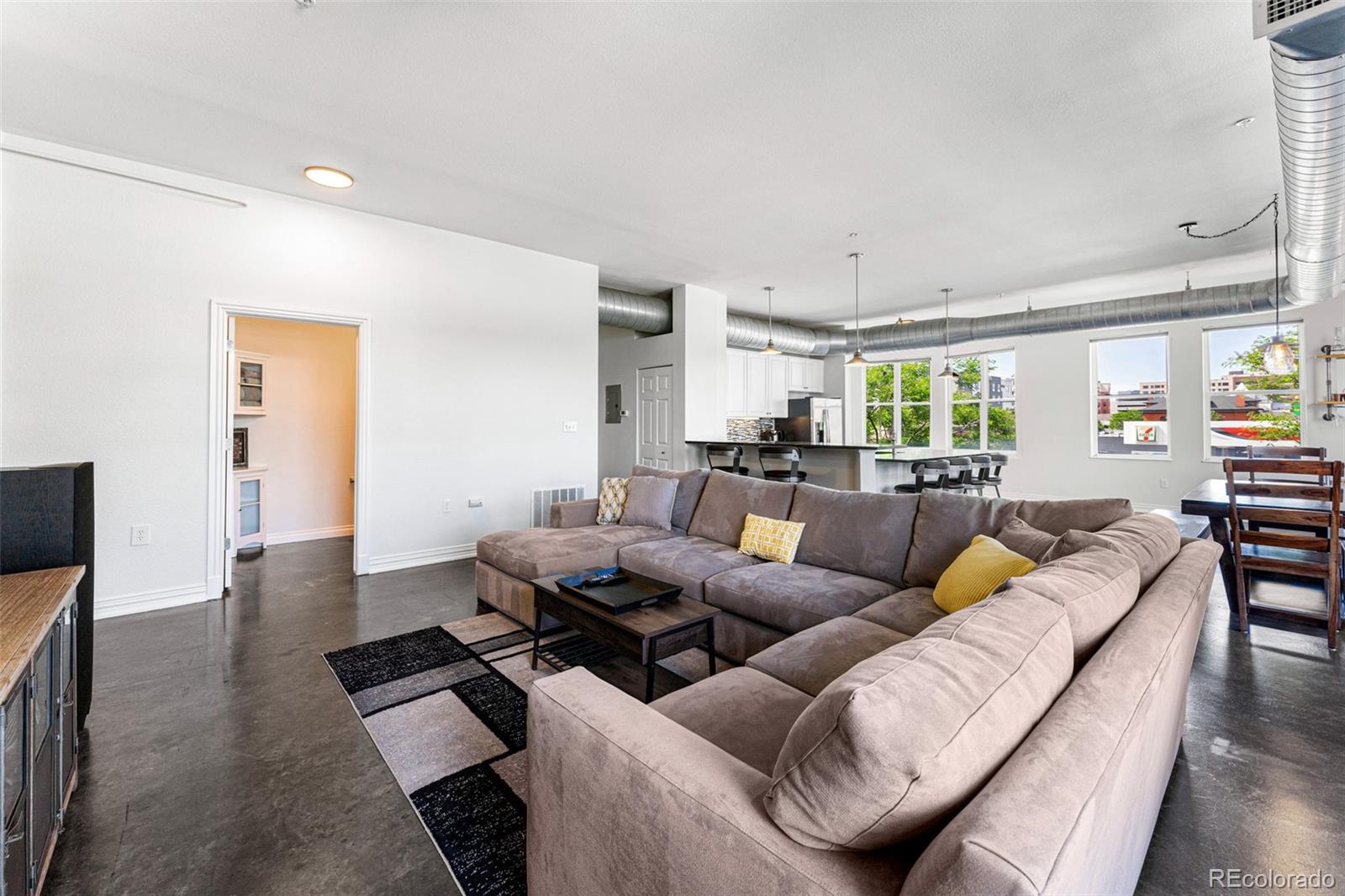 277 N Broadway Unit: 207