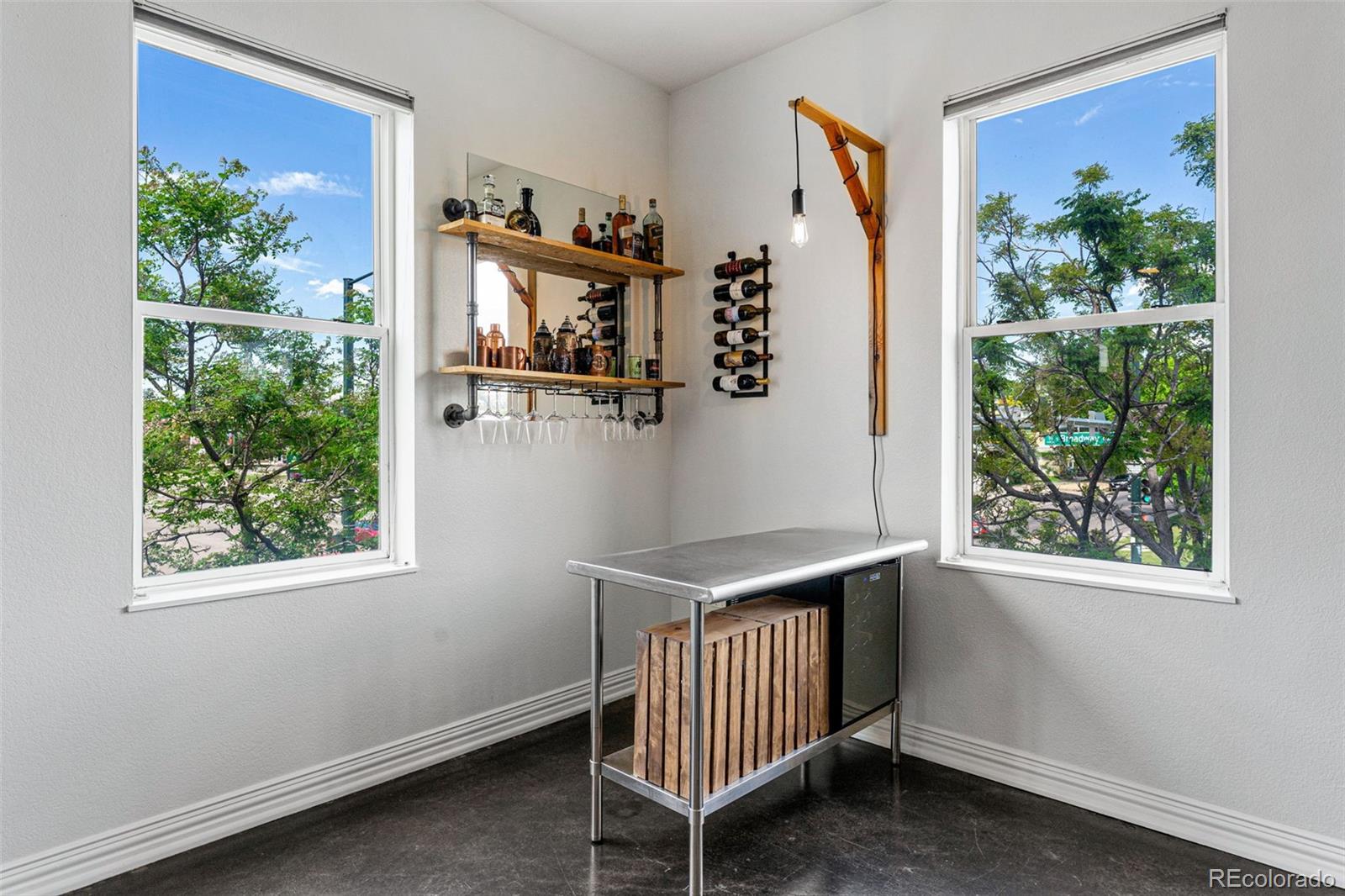 277 N Broadway Unit: 207