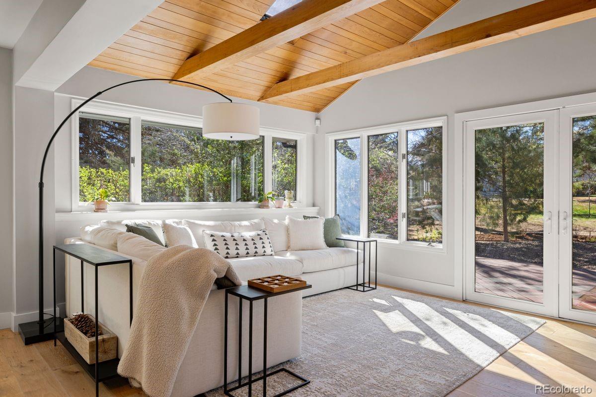 2250 Crestridge Drive