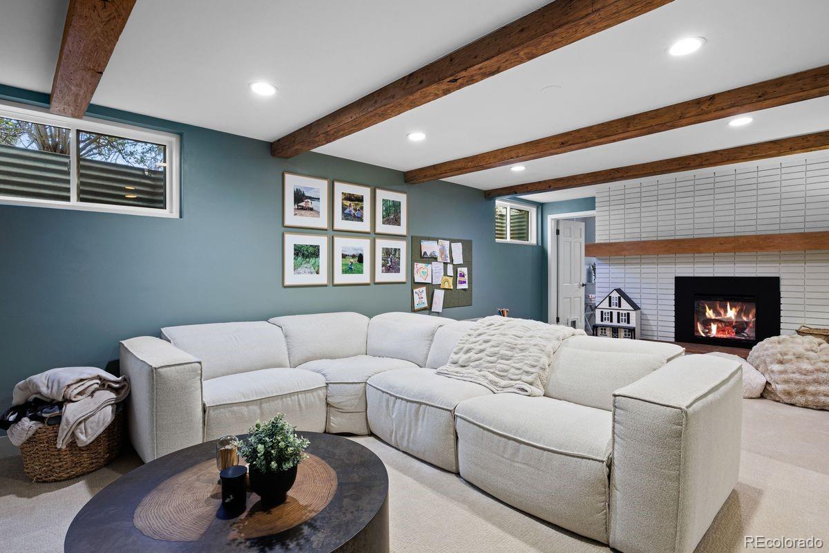 2250 Crestridge Drive