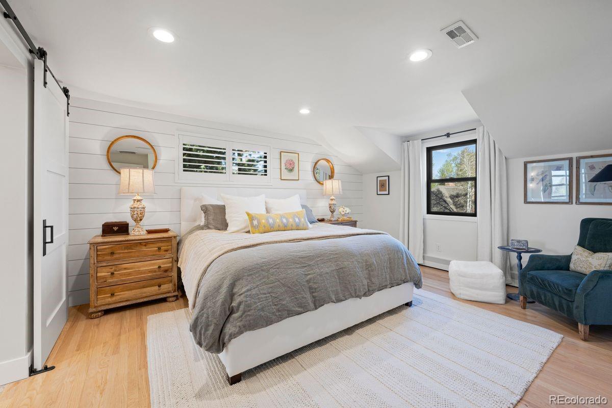 2250 Crestridge Drive