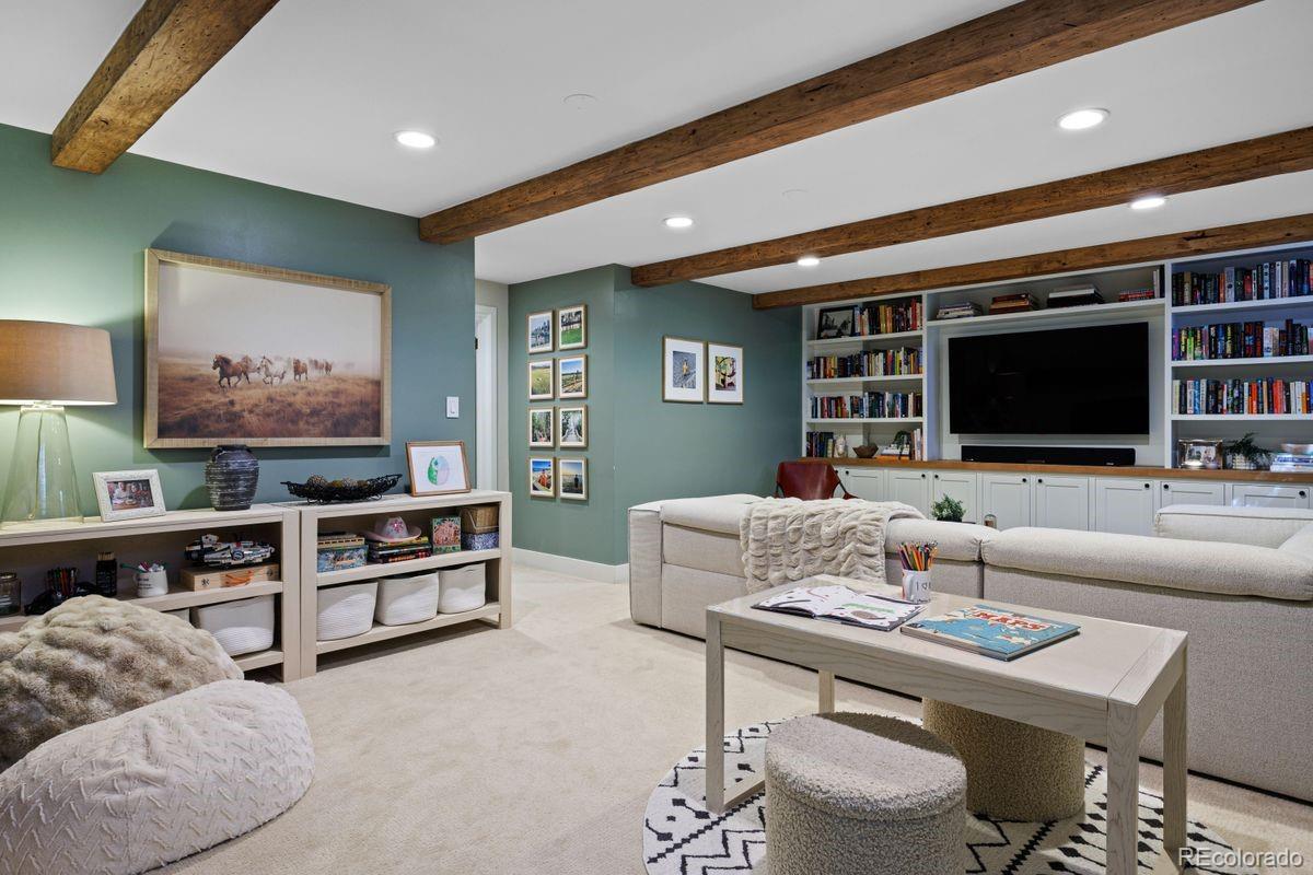 2250 Crestridge Drive