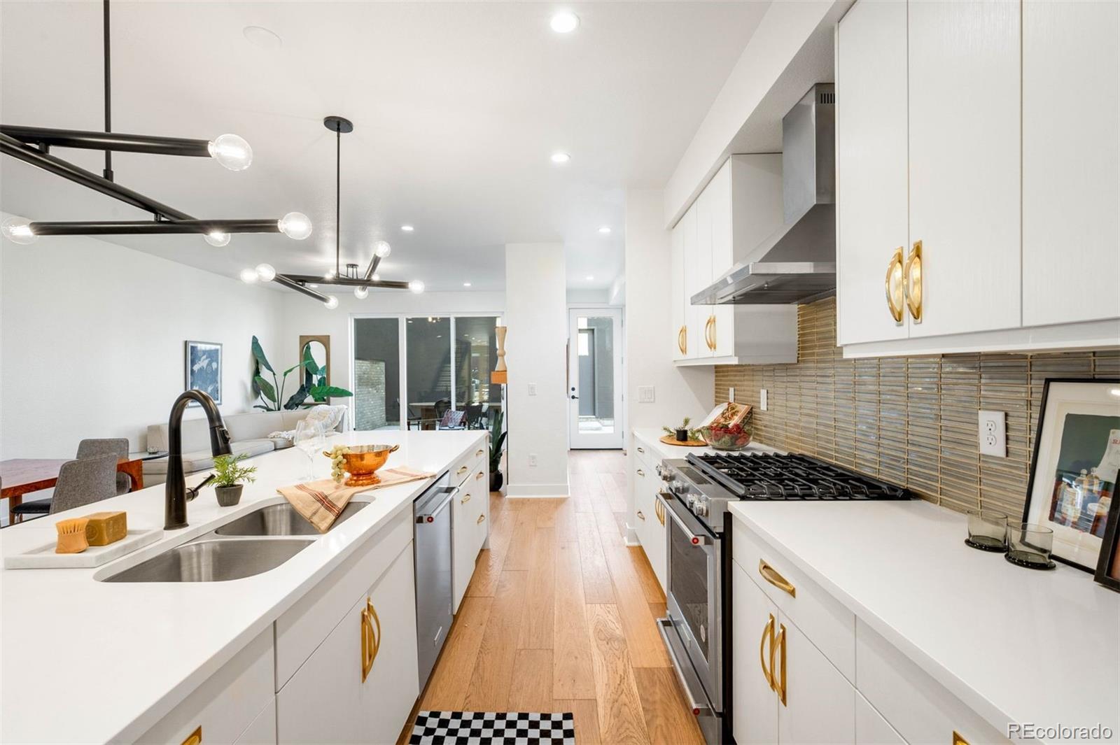 4227 Mariposa Street