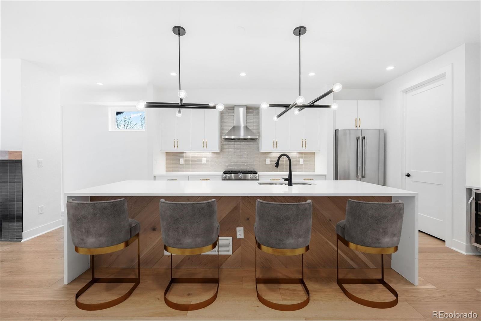 4227 Mariposa Street