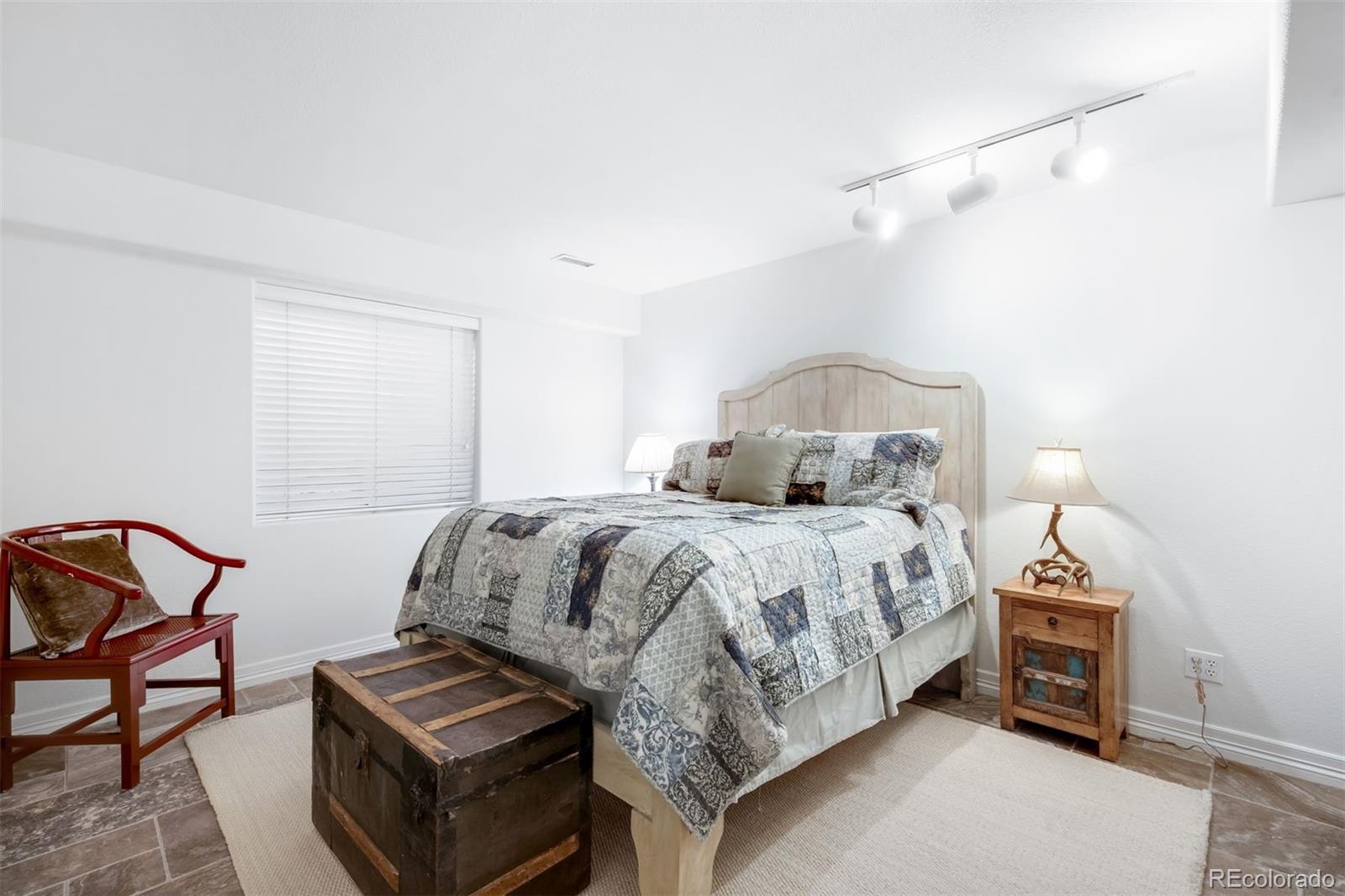 2735 E Wesley Avenue