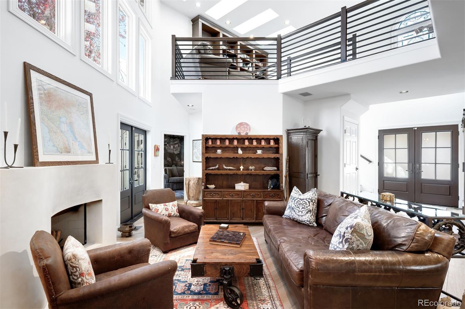 2735 E Wesley Avenue