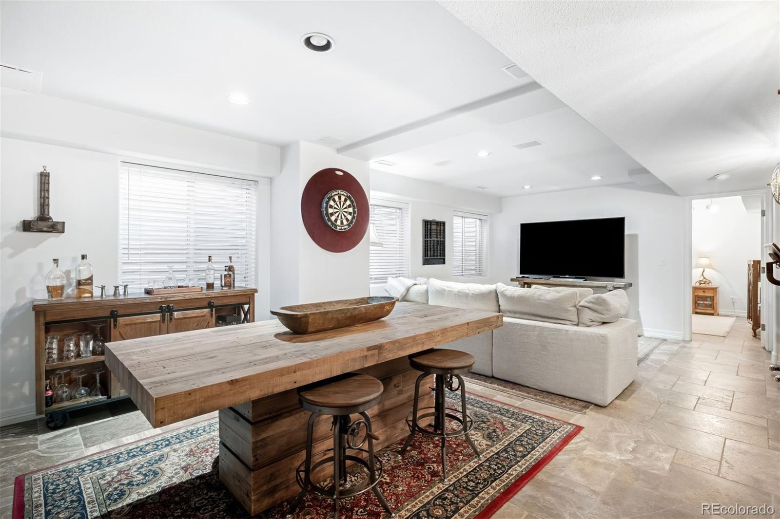 2735 E Wesley Avenue