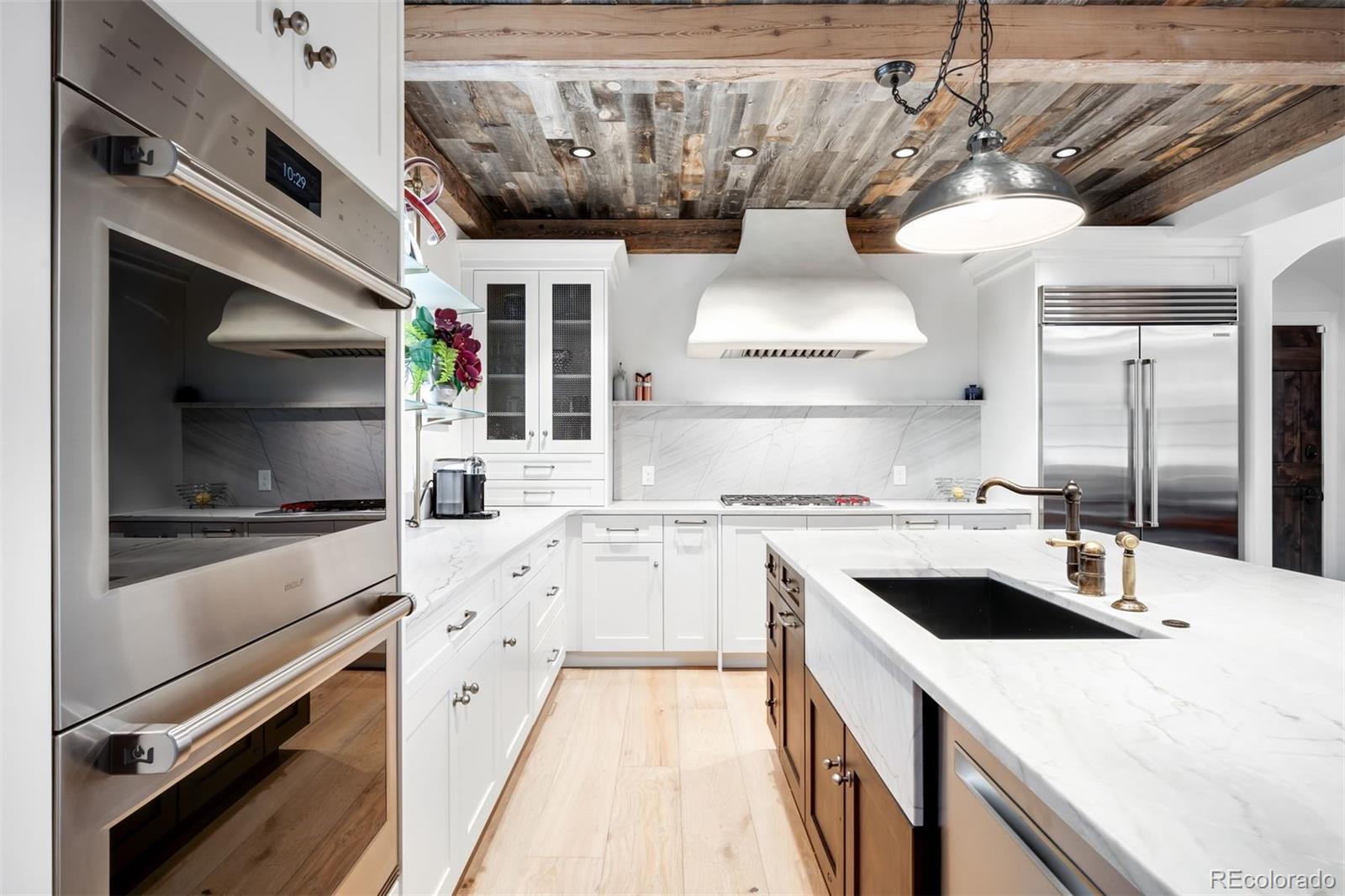 2735 E Wesley Avenue