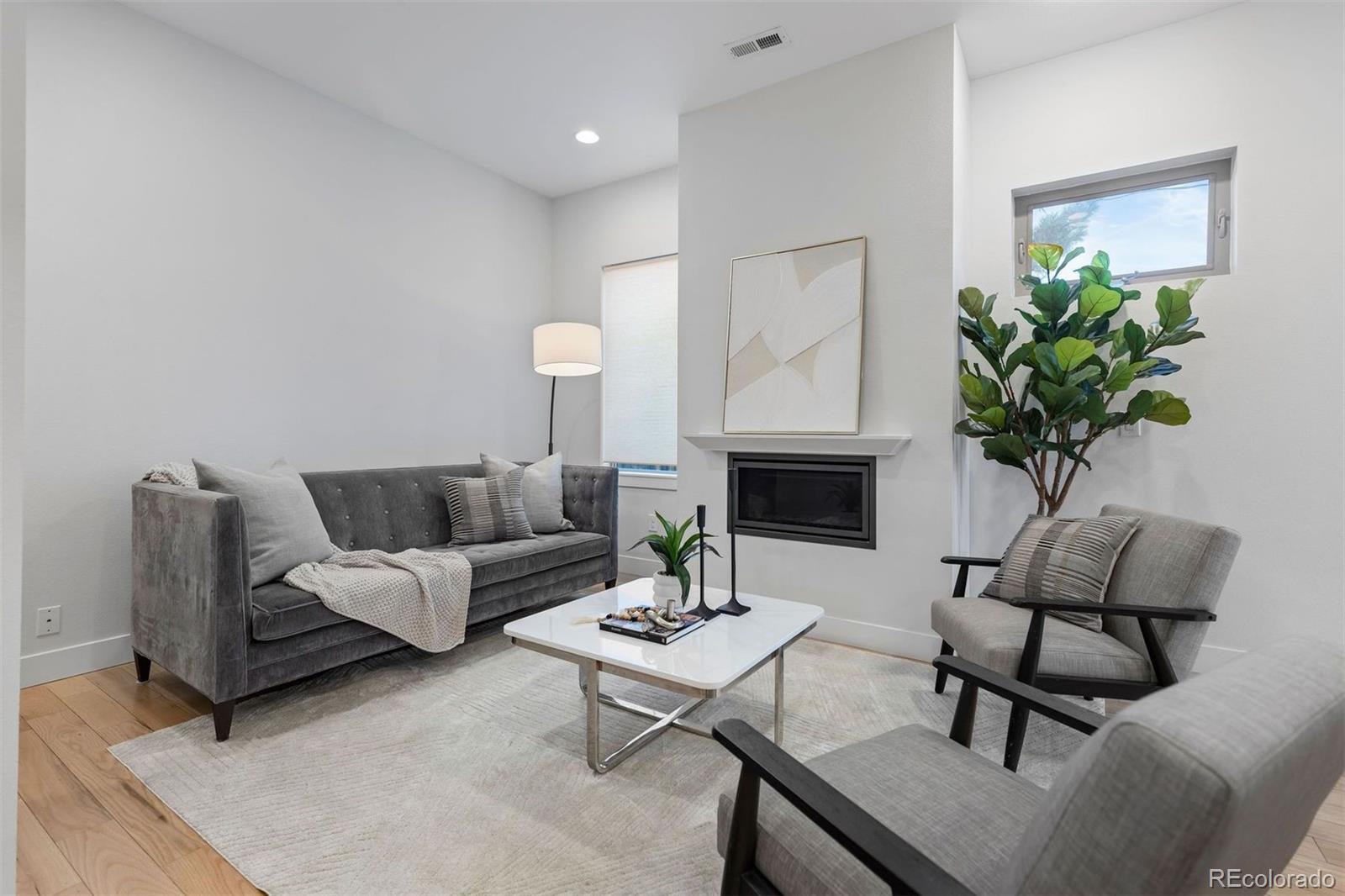 447 Galapago Street