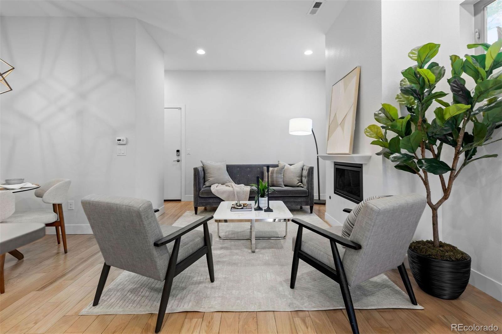 447 Galapago Street