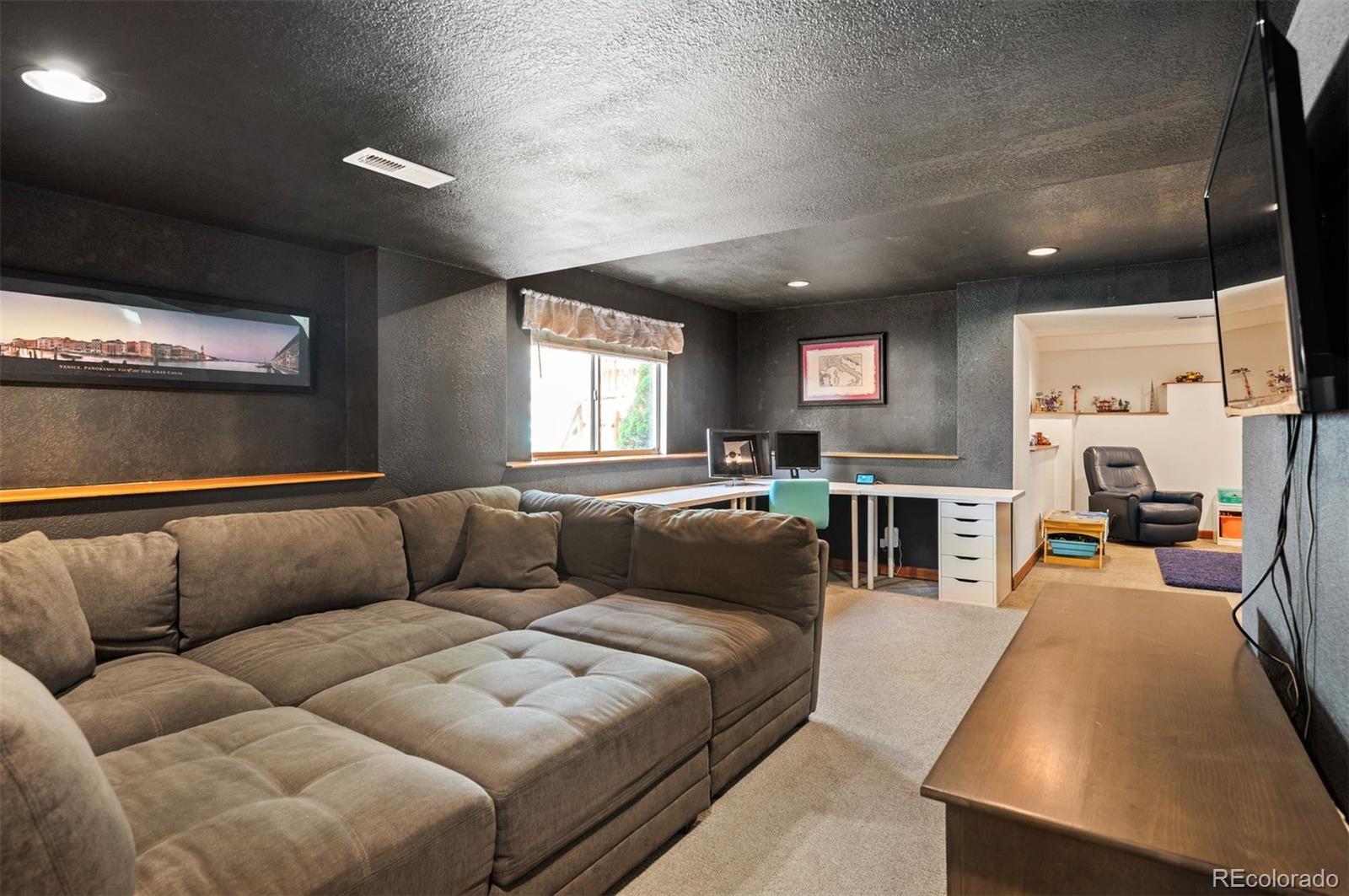 8663 W 95th Drive