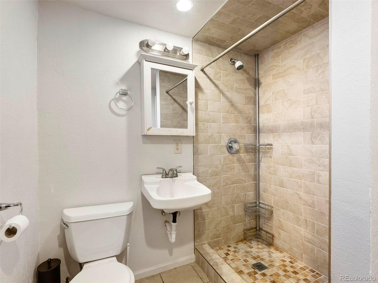 6808 S Birch Way