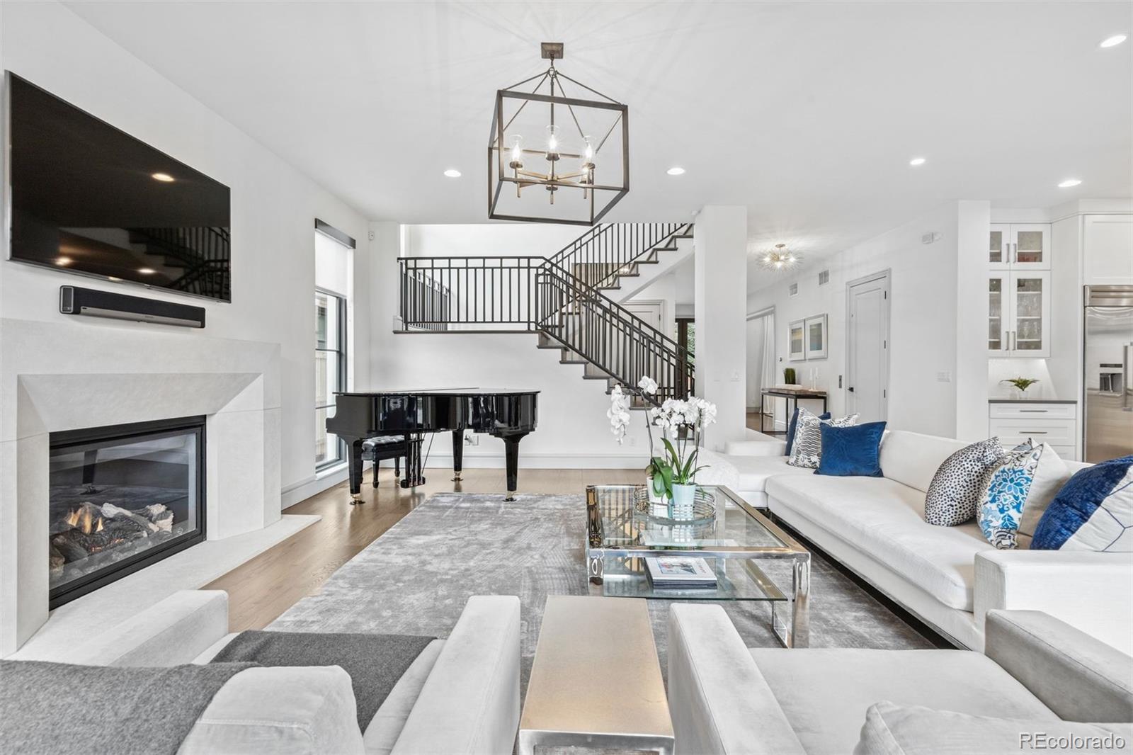 464 S Gaylord Street