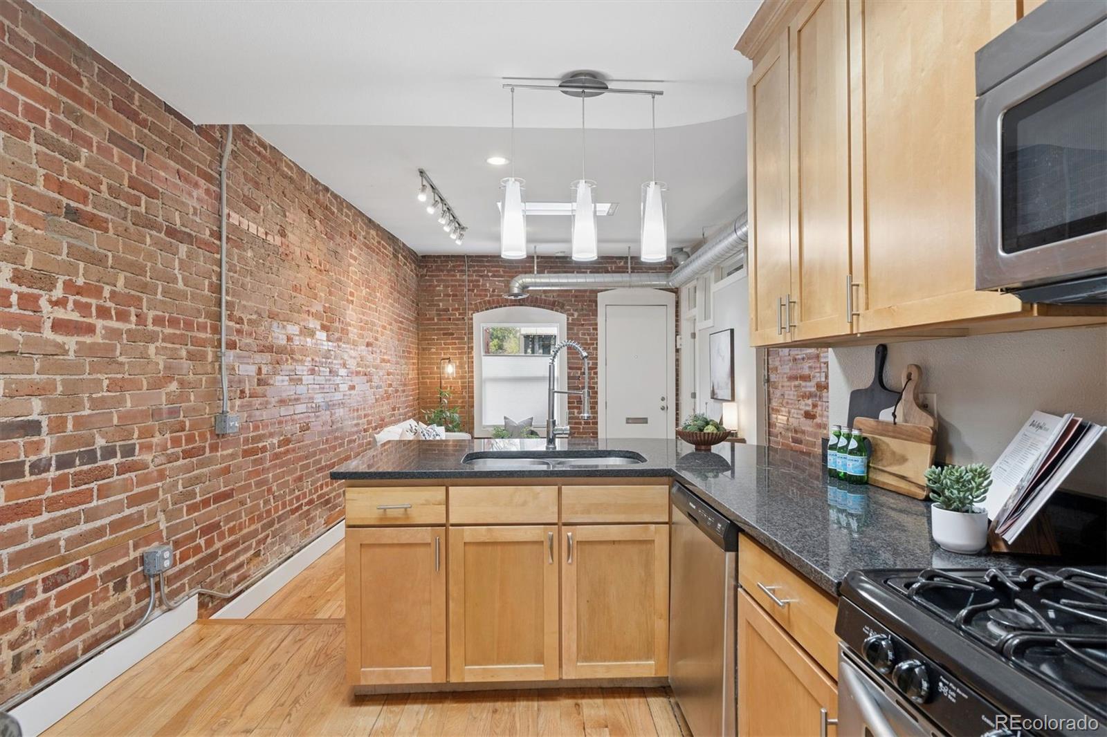 2440 W 33rd Avenue