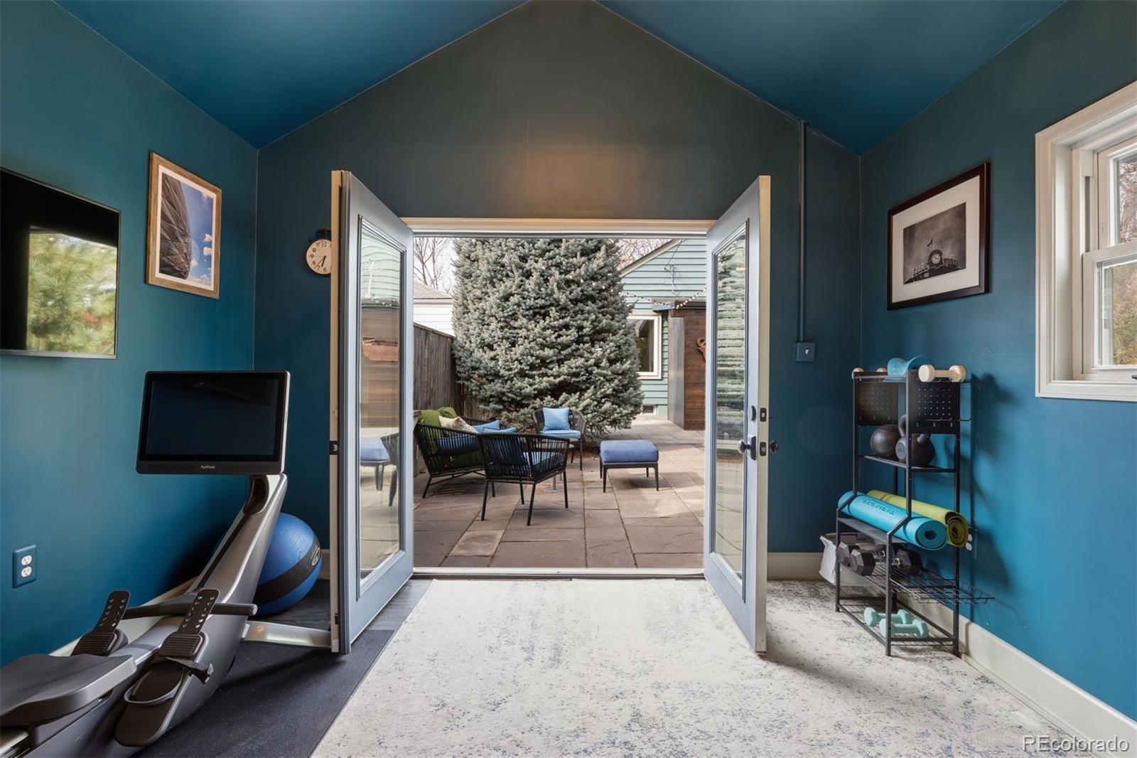 1550 S Saint Paul Street