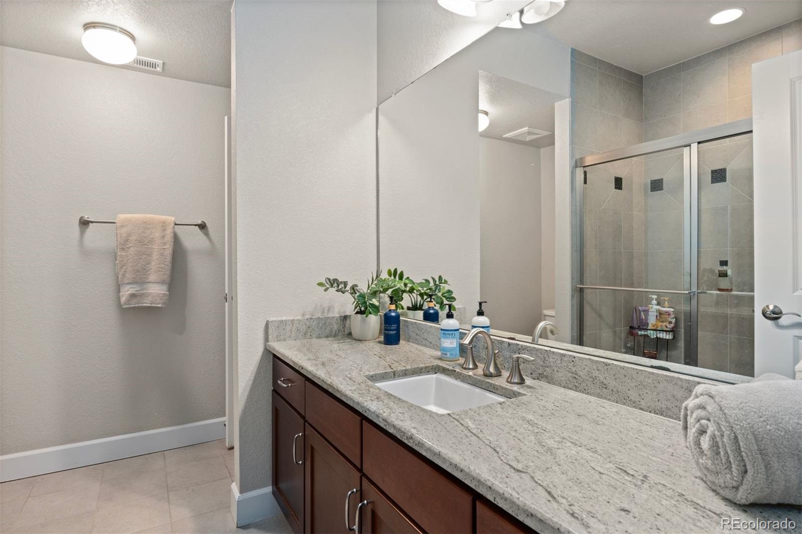 15290 W Baker Avenue