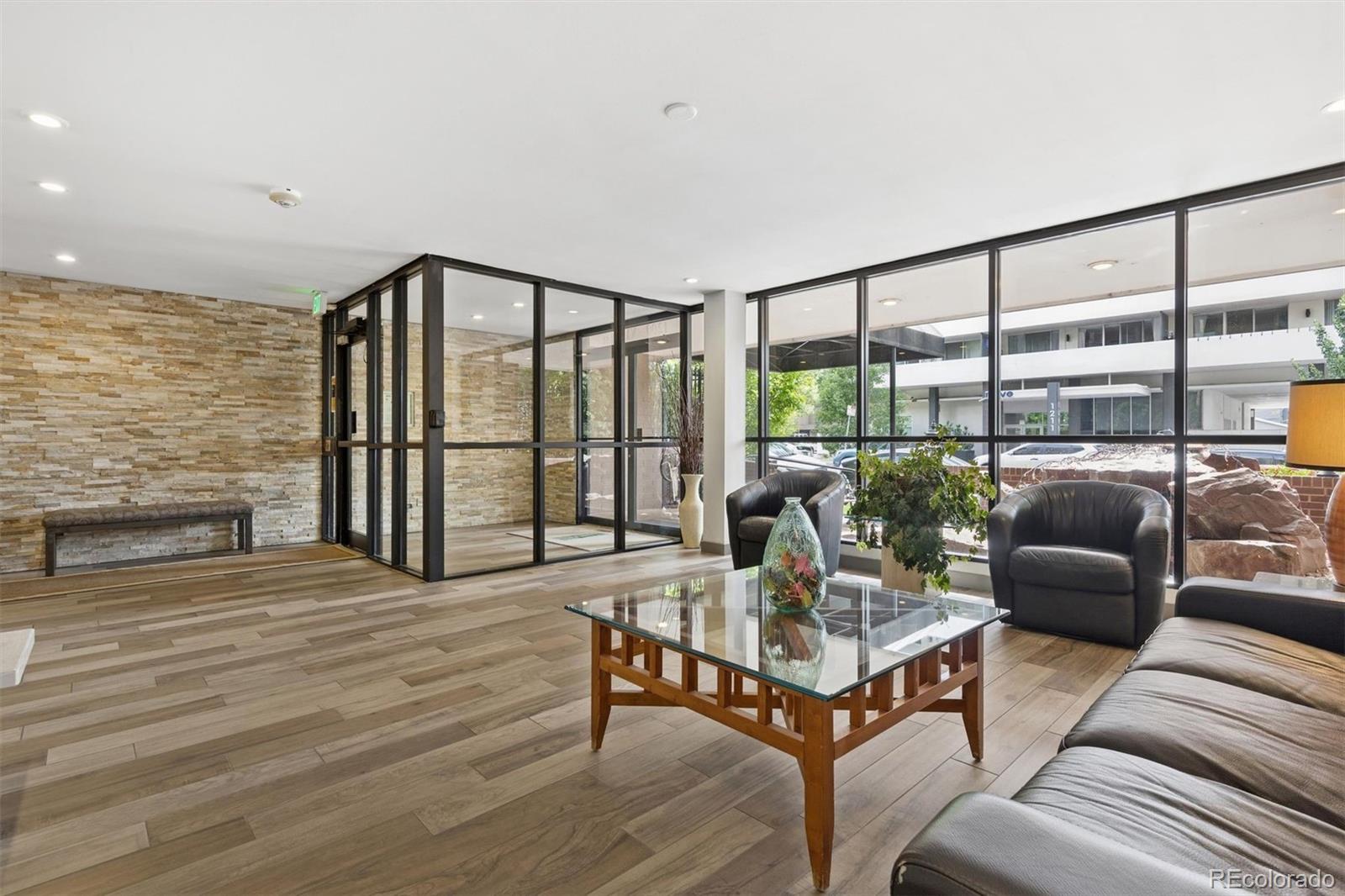 1200 Vine Street Unit: 3C
