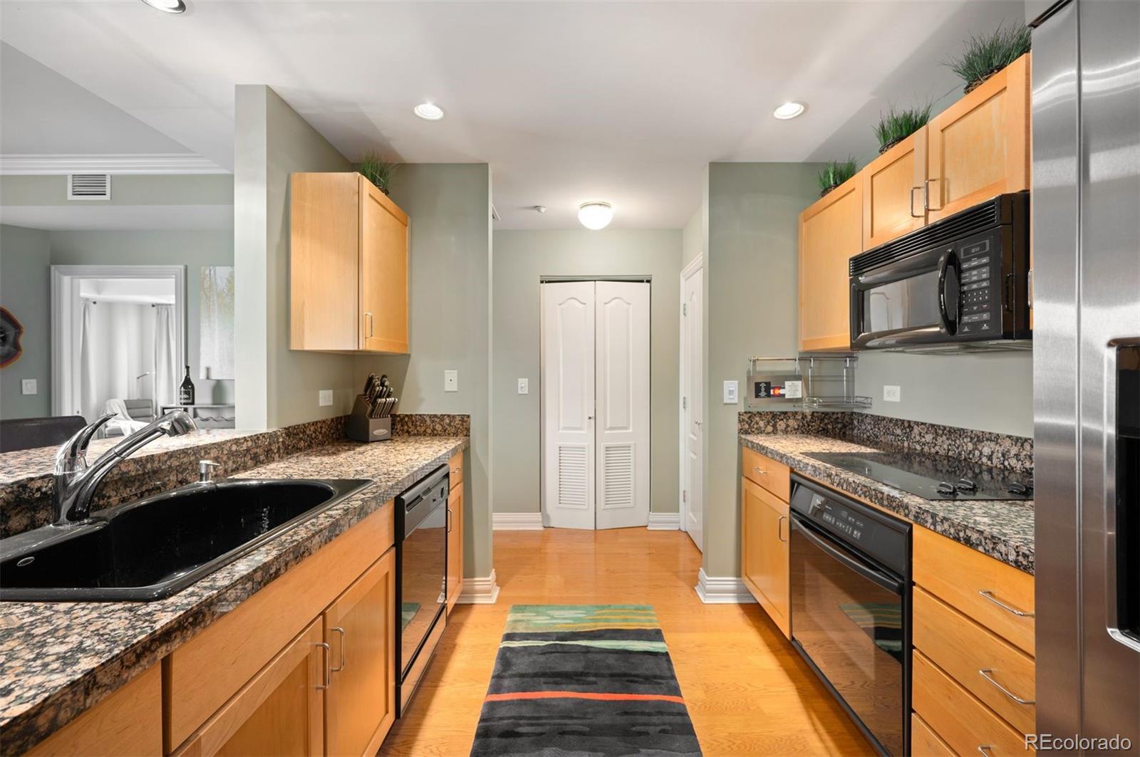 300 W 11th Avenue Unit: 15F