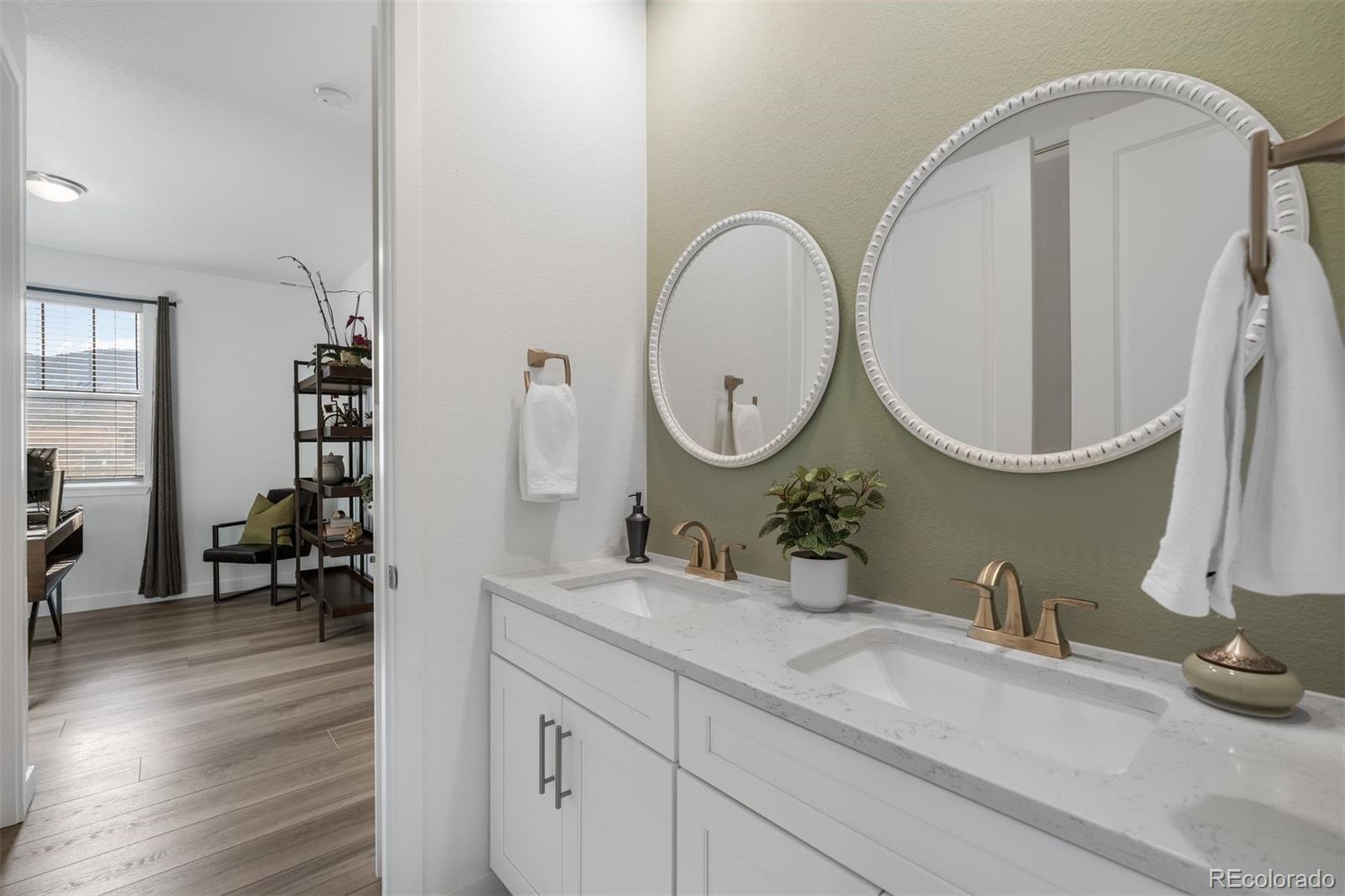 15475 W Columbia Avenue