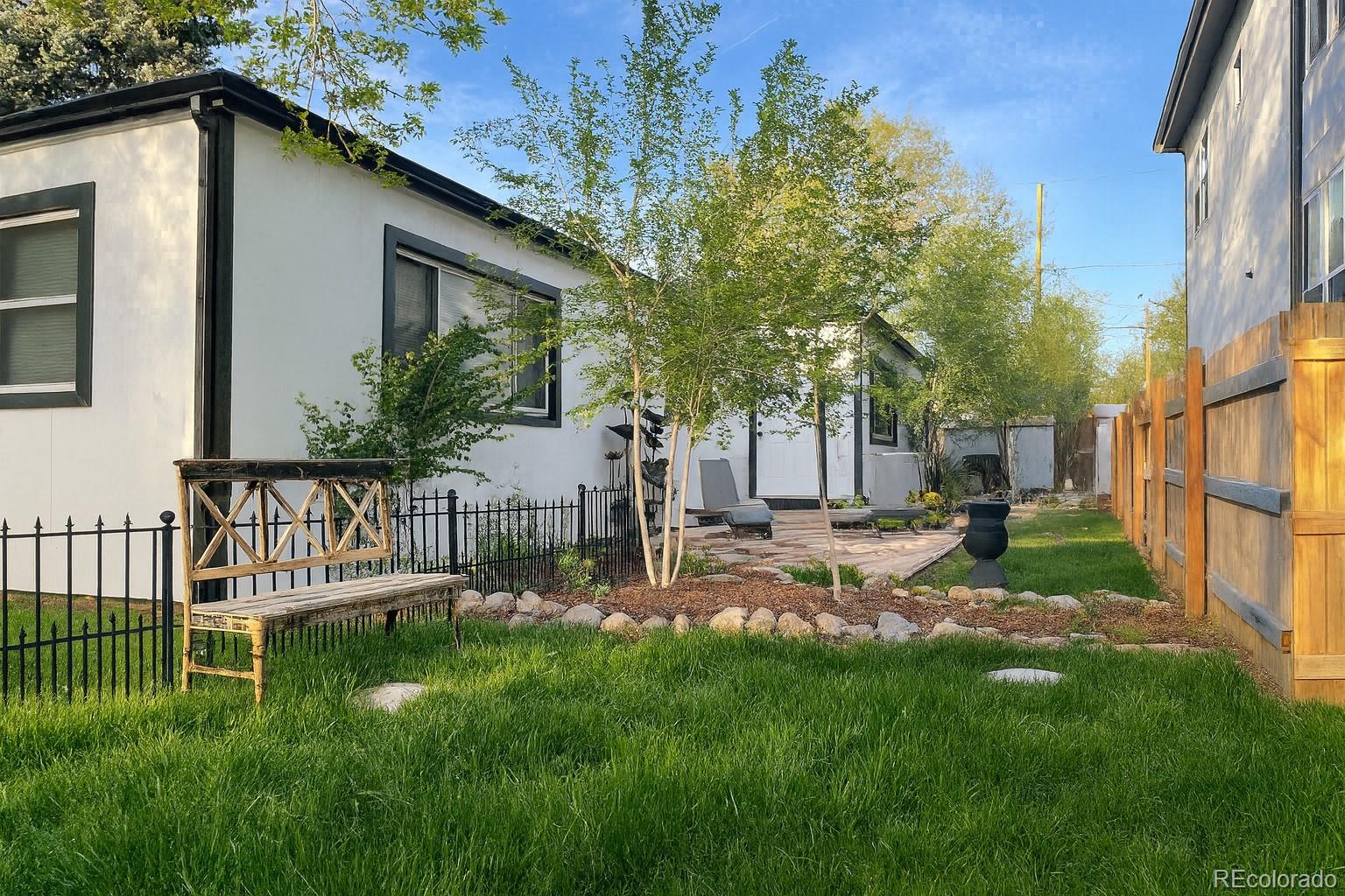 2910-2912 S Delaware Street